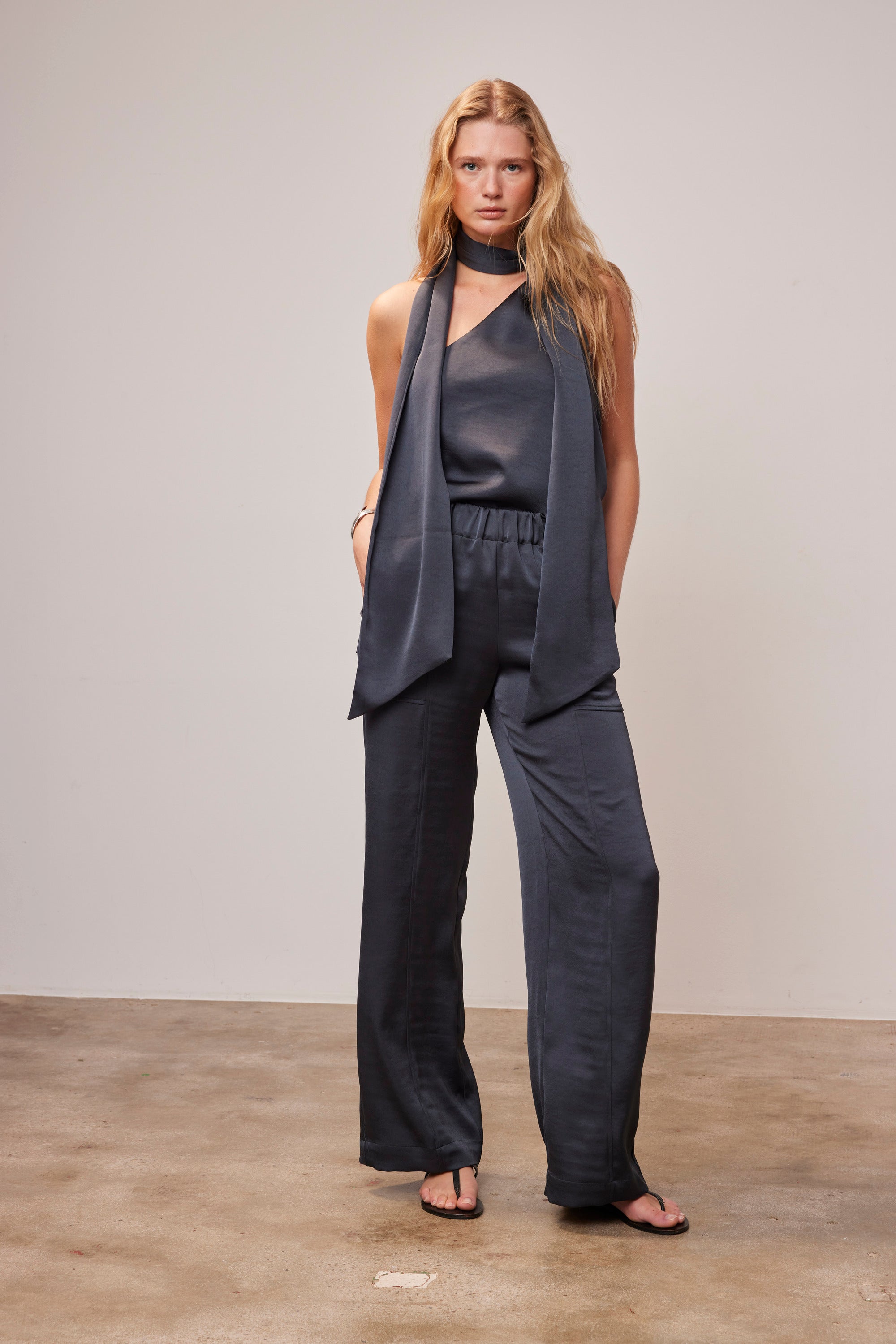PANTALÓN MACARENA GRIS