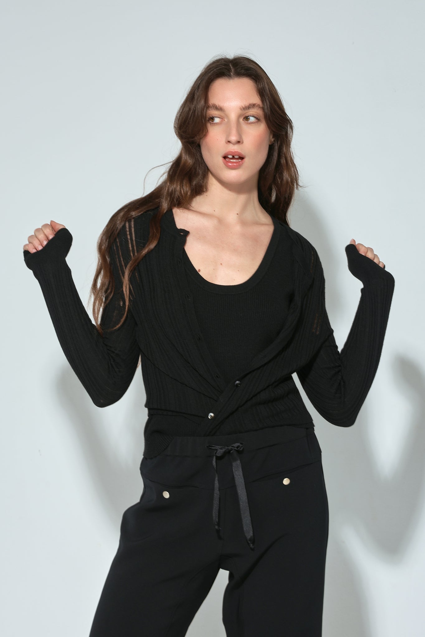 CARDIGAN VEGA CUELLO REDONDO LANA NEGRO