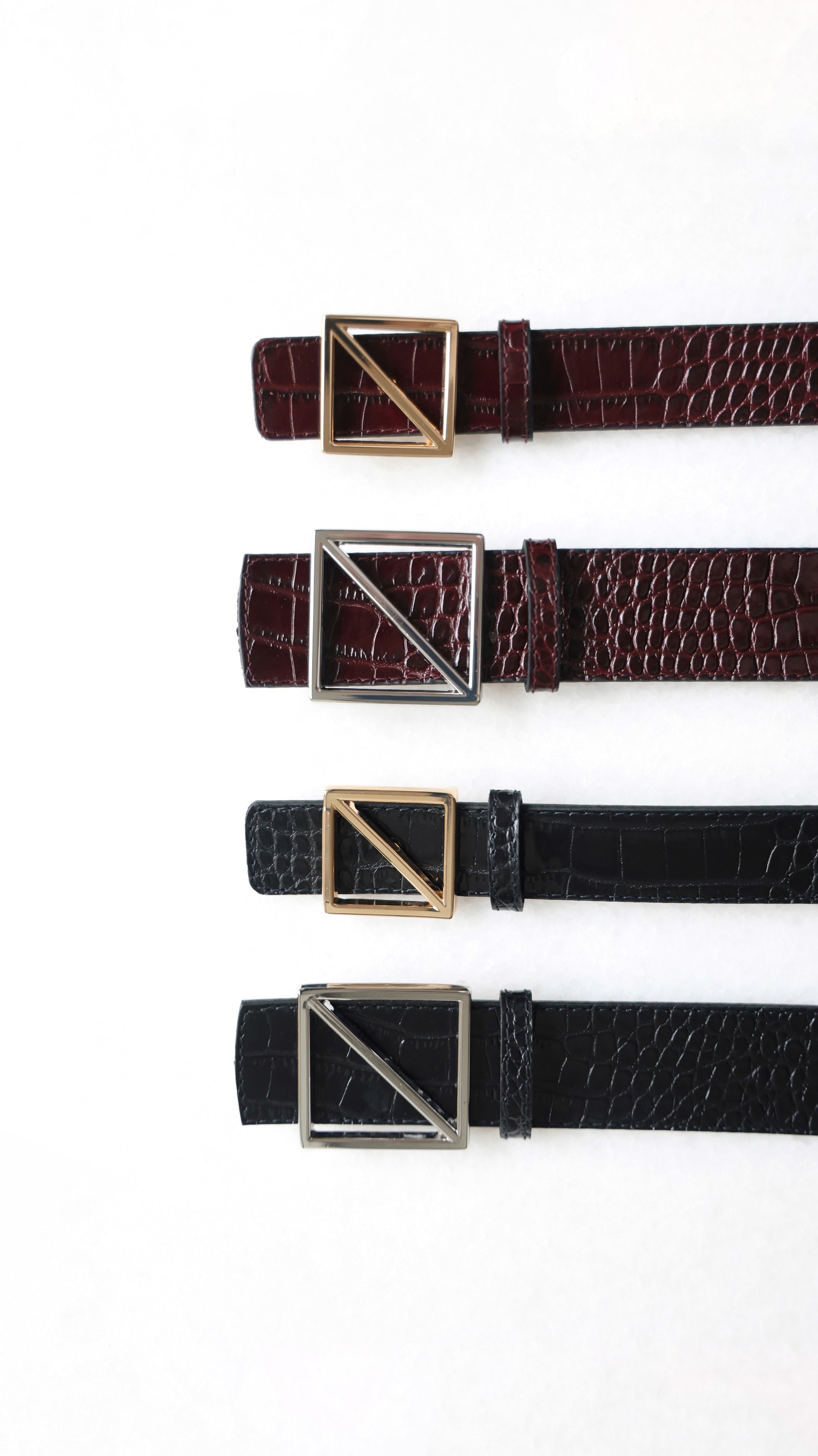 CINTURÓN COCO PIEL BURDEOS DORADO