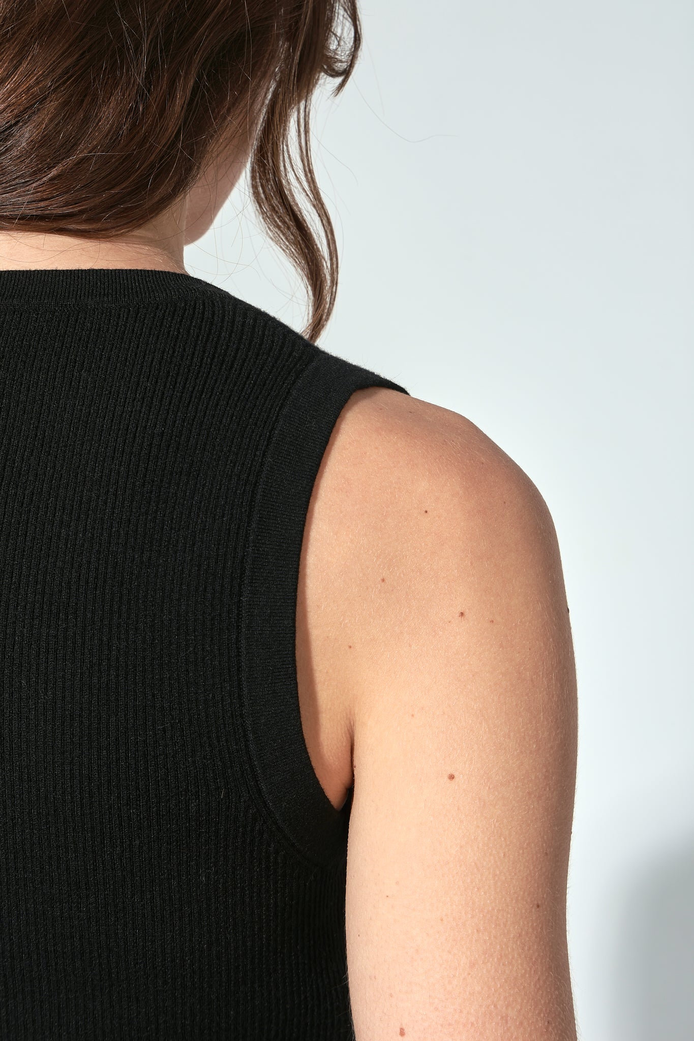 TOP GABRIELA ROUND NECK WOOL BLACK