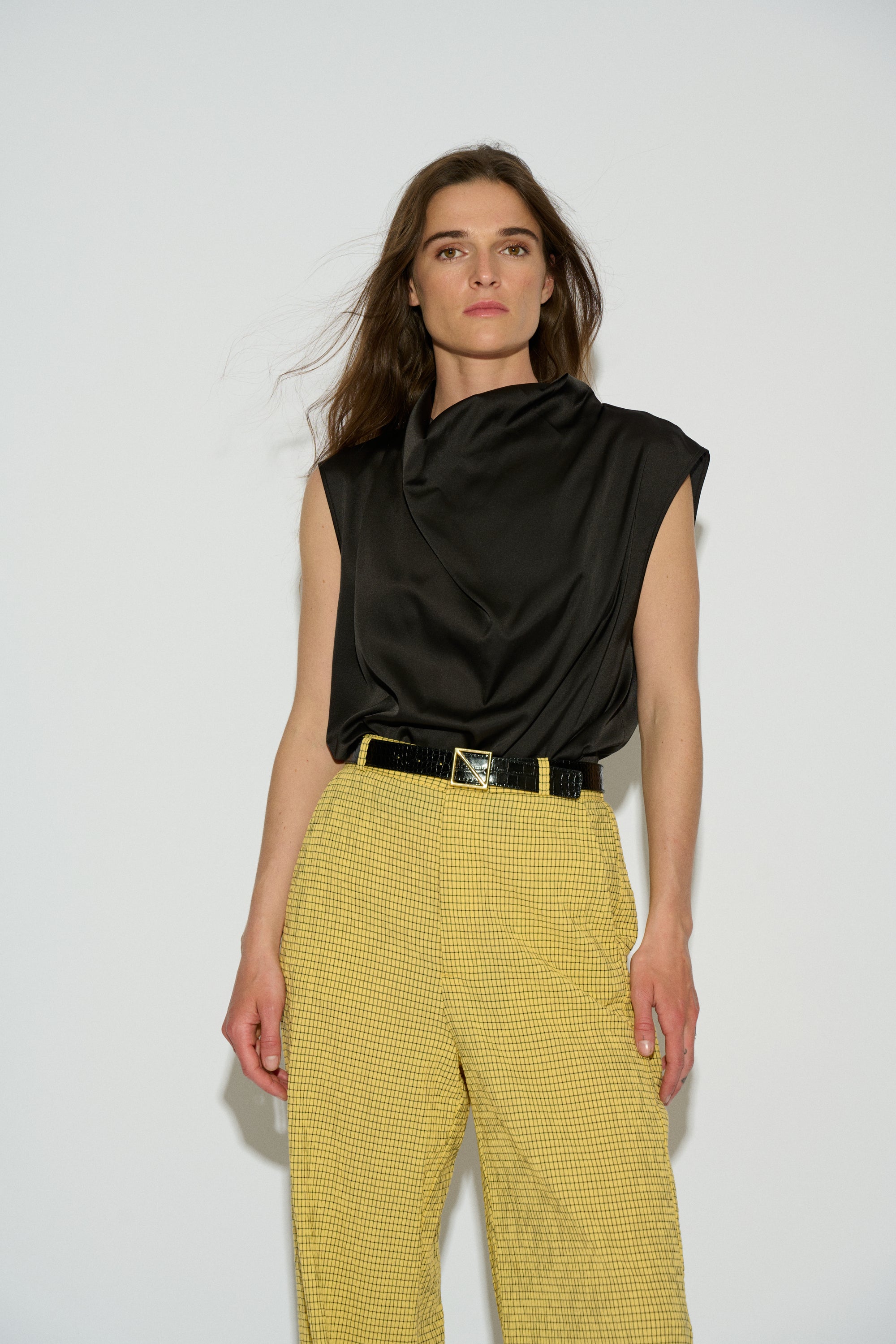 TOP MARCELA SATINADO NEGRO