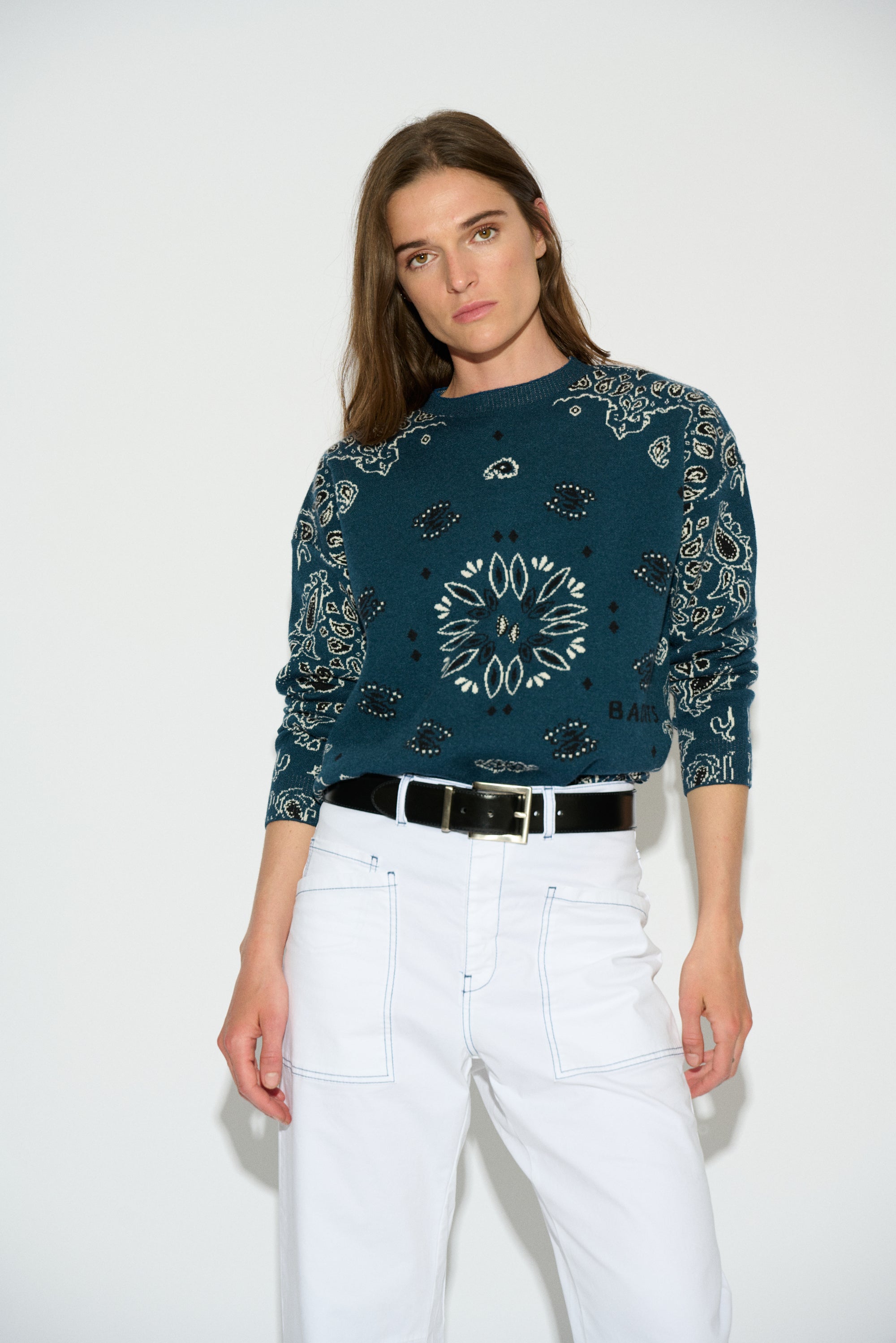 JERSEY SERENA CUELLO REDONDO PAISLEY AZUL PETRÓLEO