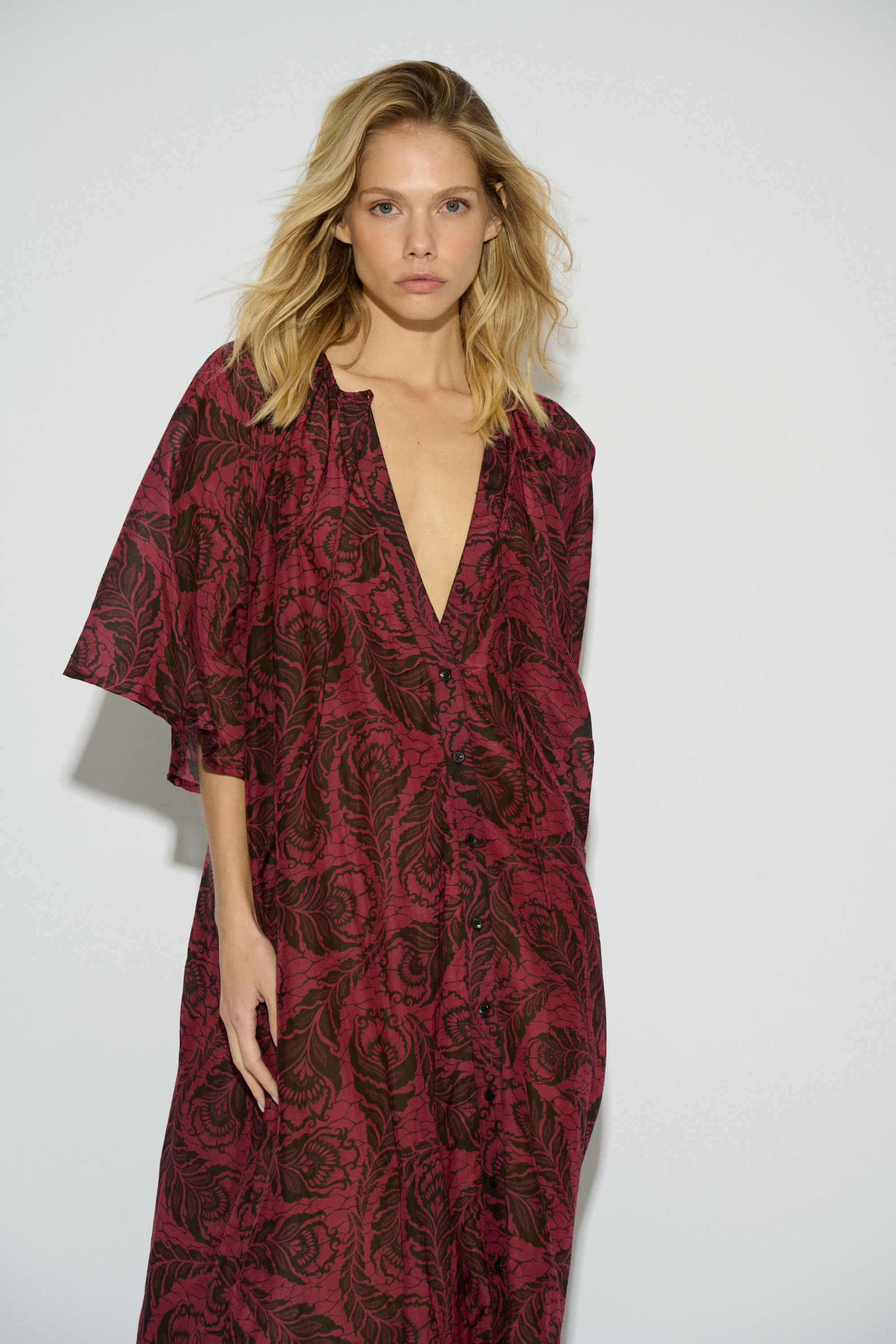 VESTIDO MARIONA OVERSIZE LARGO ESTAMPADO BURDEOS