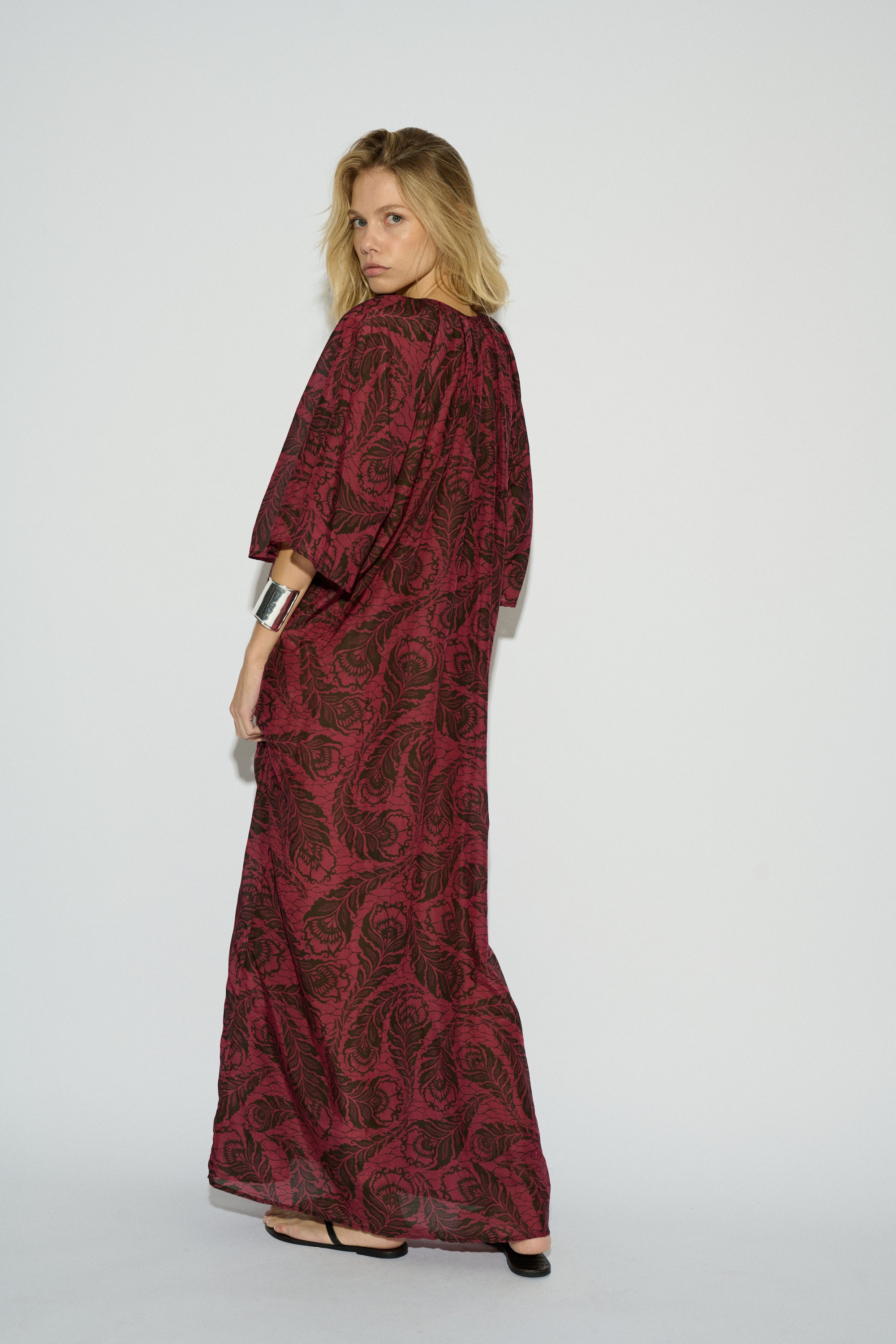 VESTIDO MARIONA OVERSIZE LARGO ESTAMPADO BURDEOS