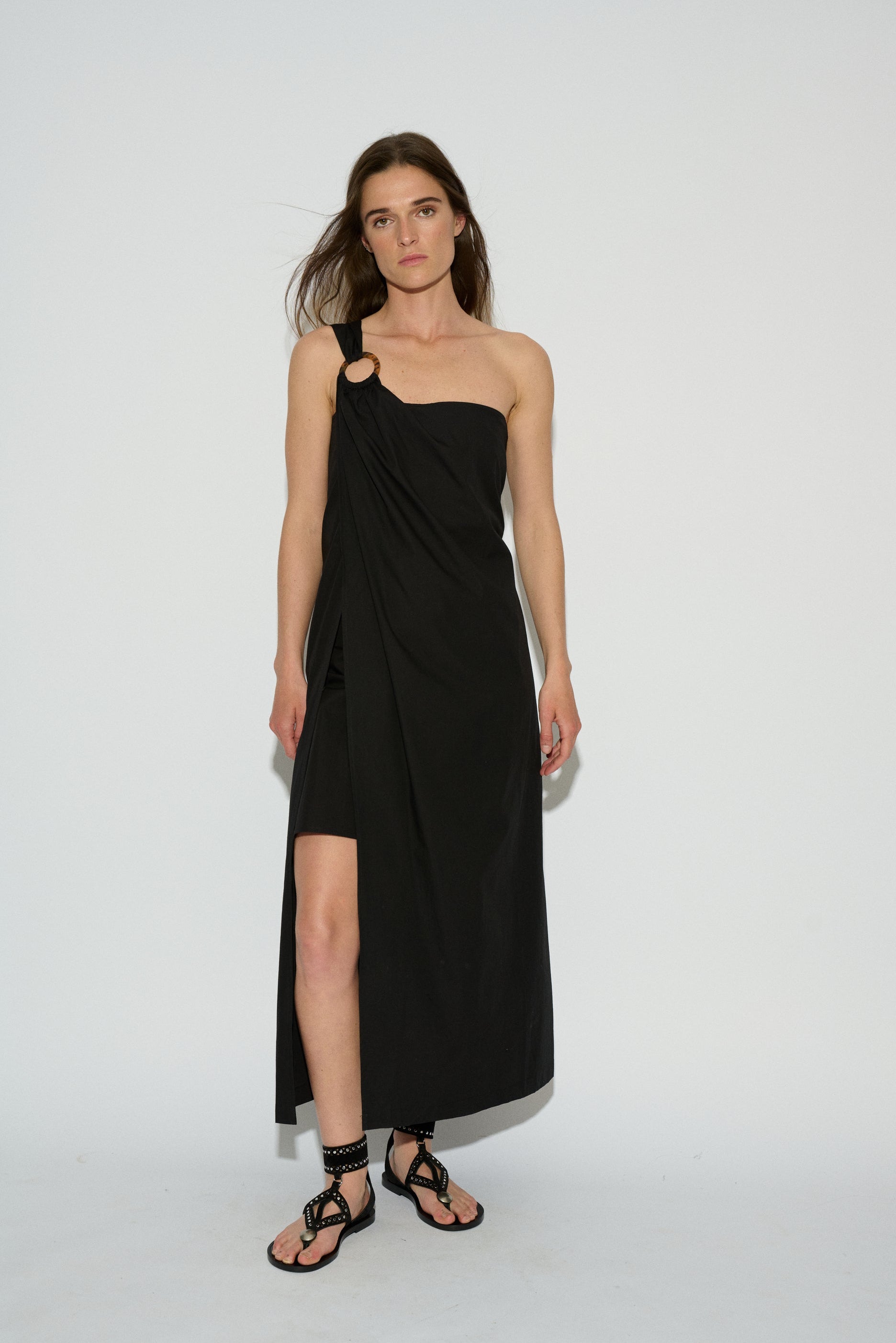 VESTIDO MIMOSA HOMBRO DESCUBIERTO PIEZA NEGRO