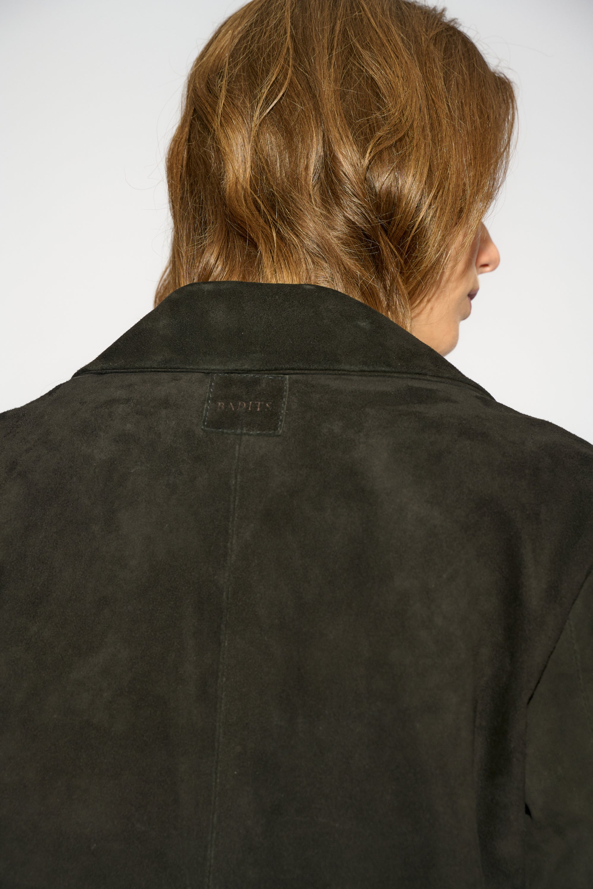 BLAZER ADA ANTE NEGRO
