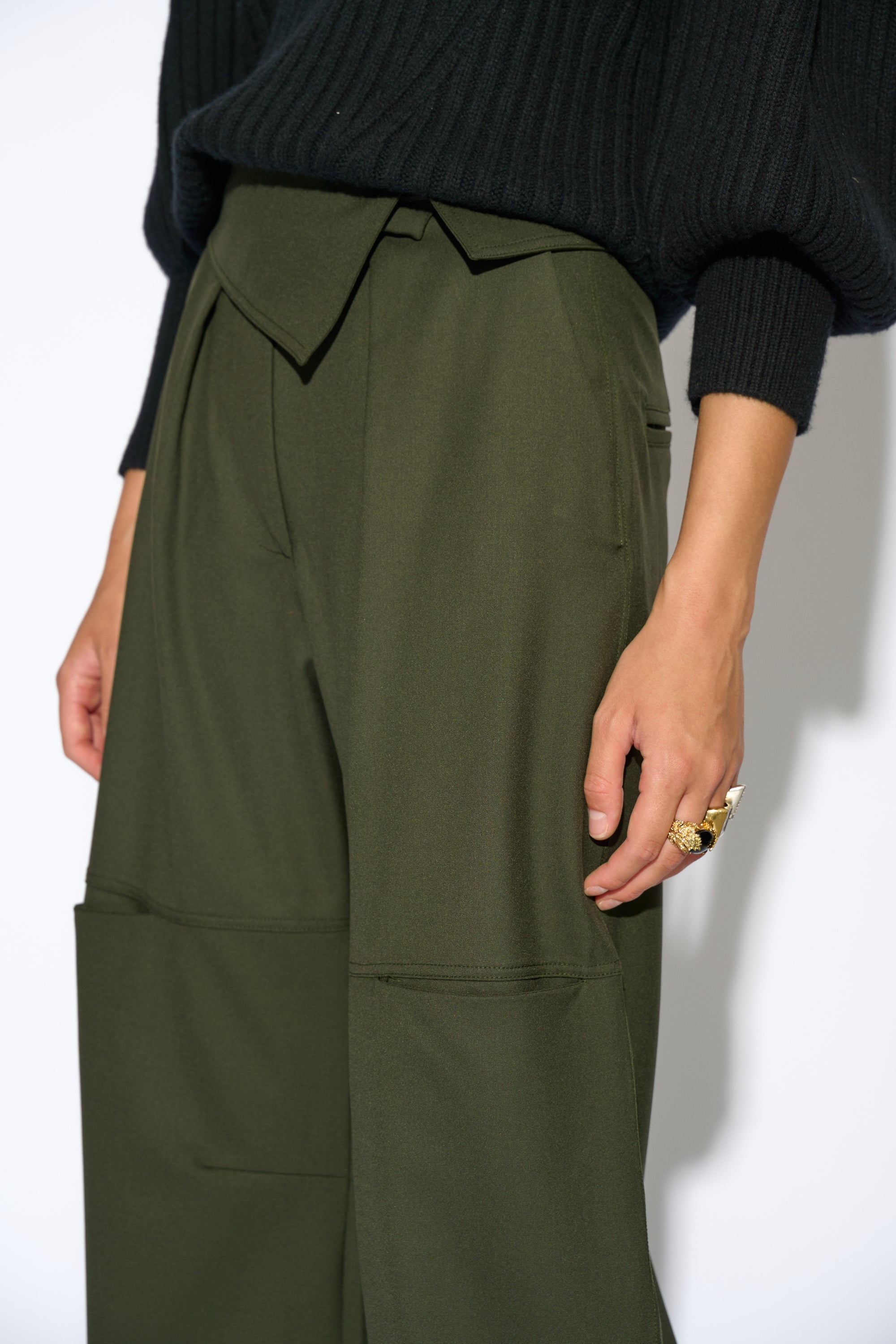 PANTALÓN CONSTANZA CINTURILLA KHAKI