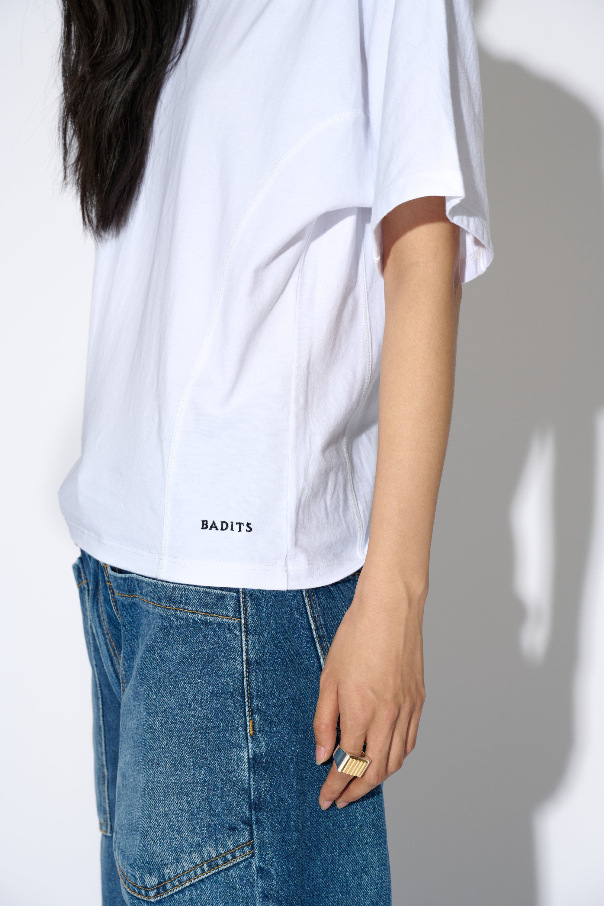 DELIA WHITE T-SHIRT