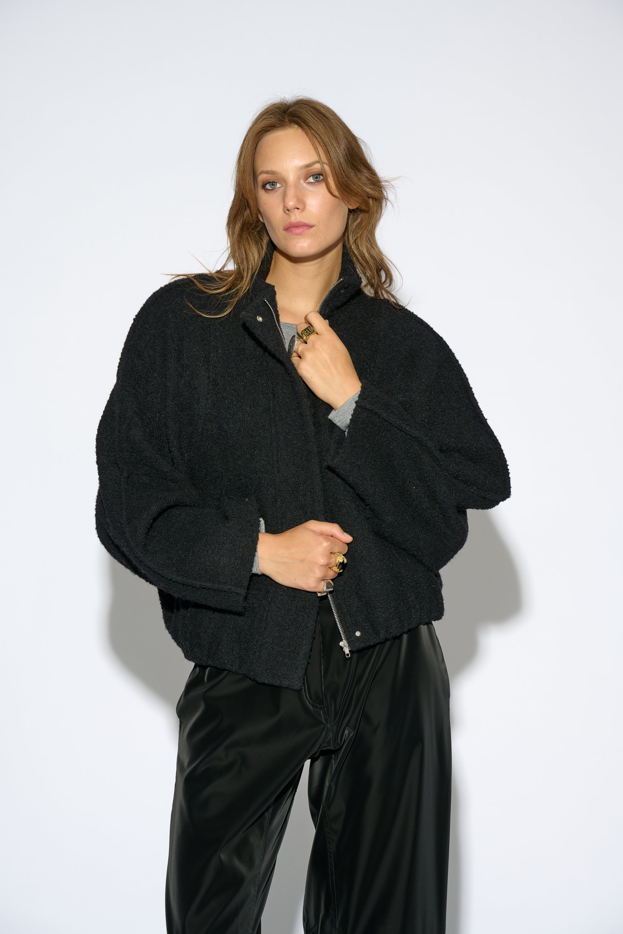 BOMBER COLORADO LANA NEGRA