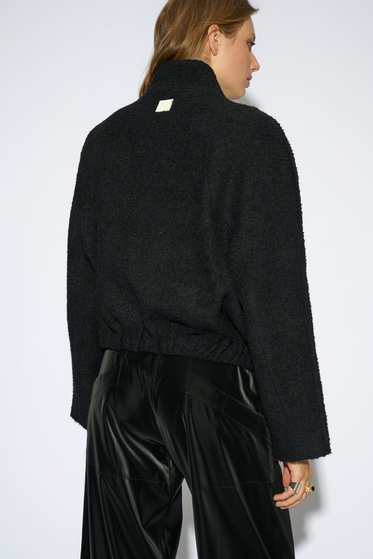 BOMBER COLORADO LANA NEGRA
