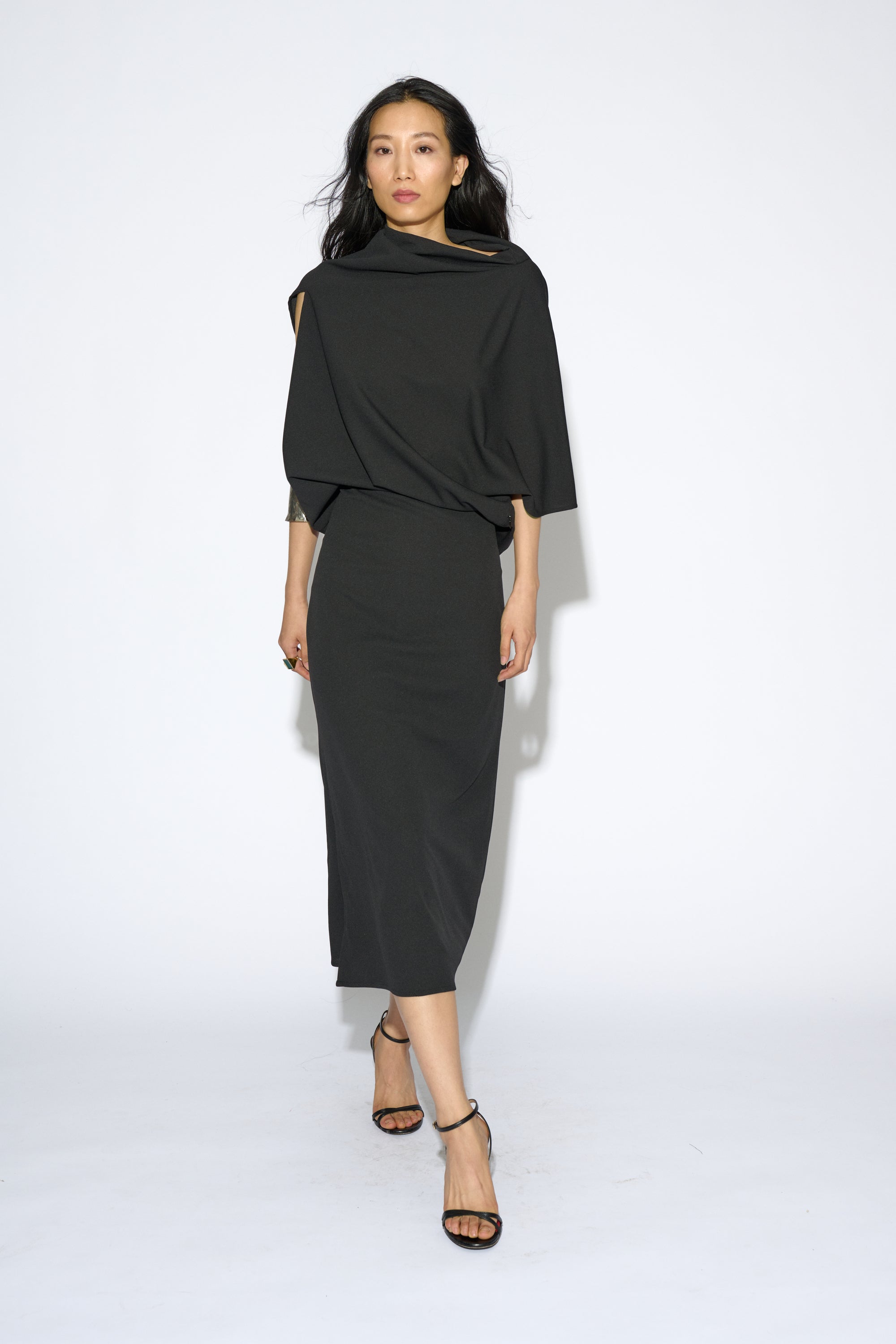 VESTIDO GRETA ASIMÉTRICO NEGRO