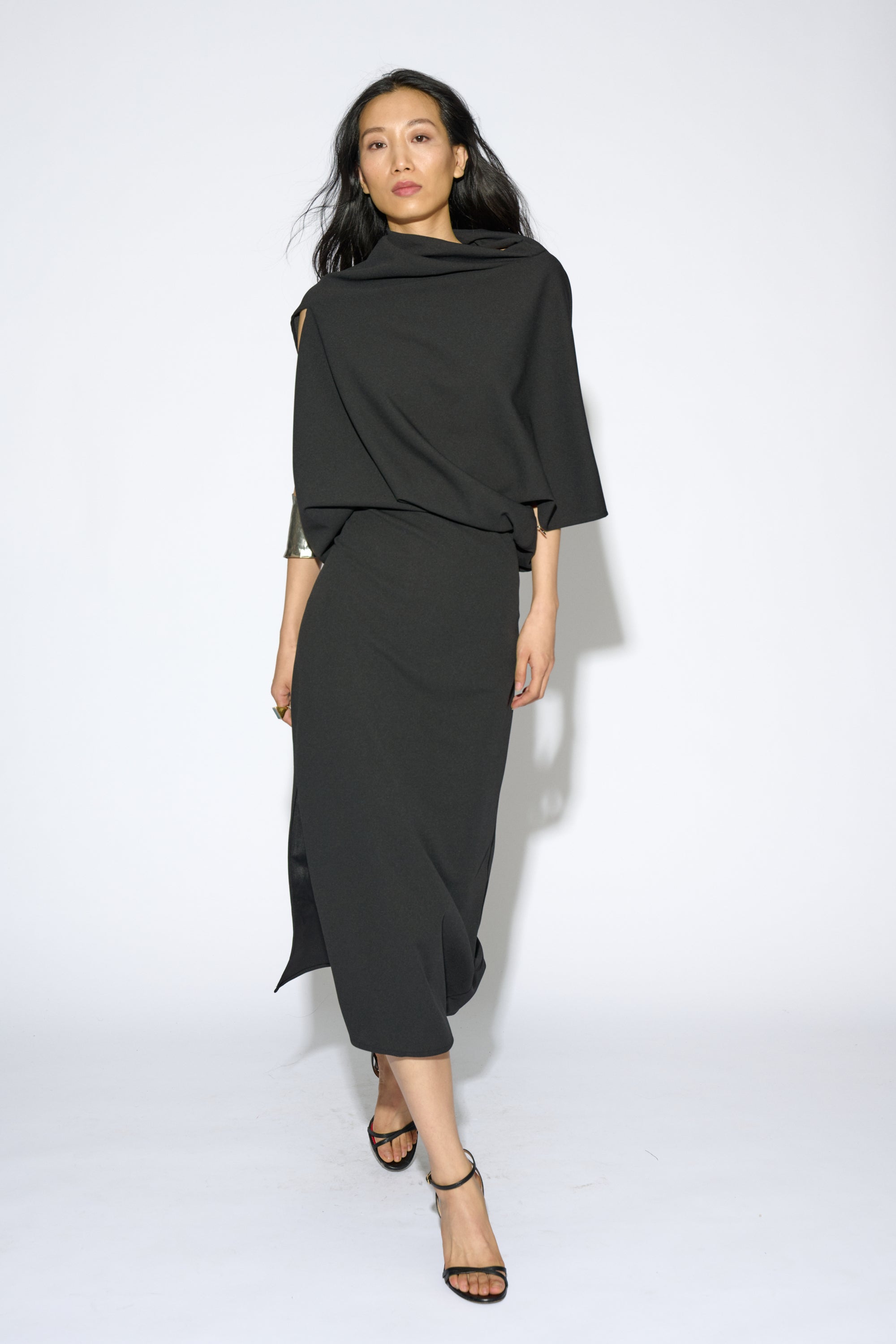 VESTIDO GRETA ASIMÉTRICO NEGRO
