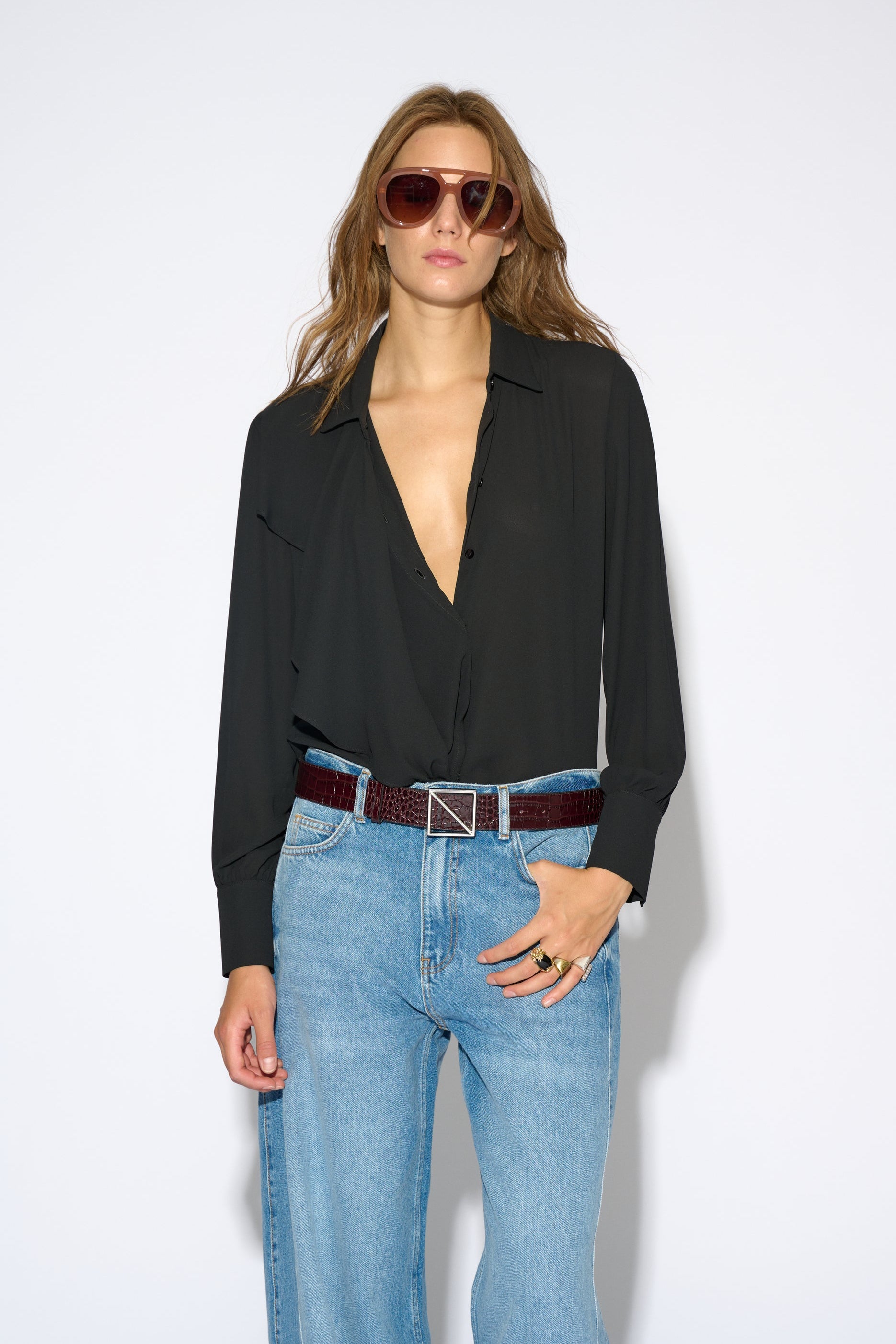 CAMISA JUNO CREPE VOLANTE NEGRA