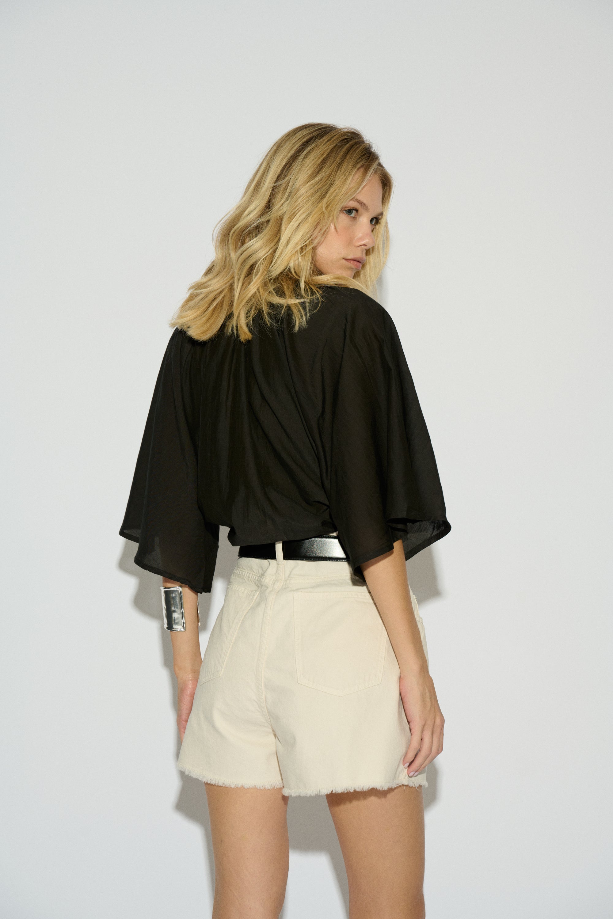 CASILDA OVERSIZE BLACK BLOUSE