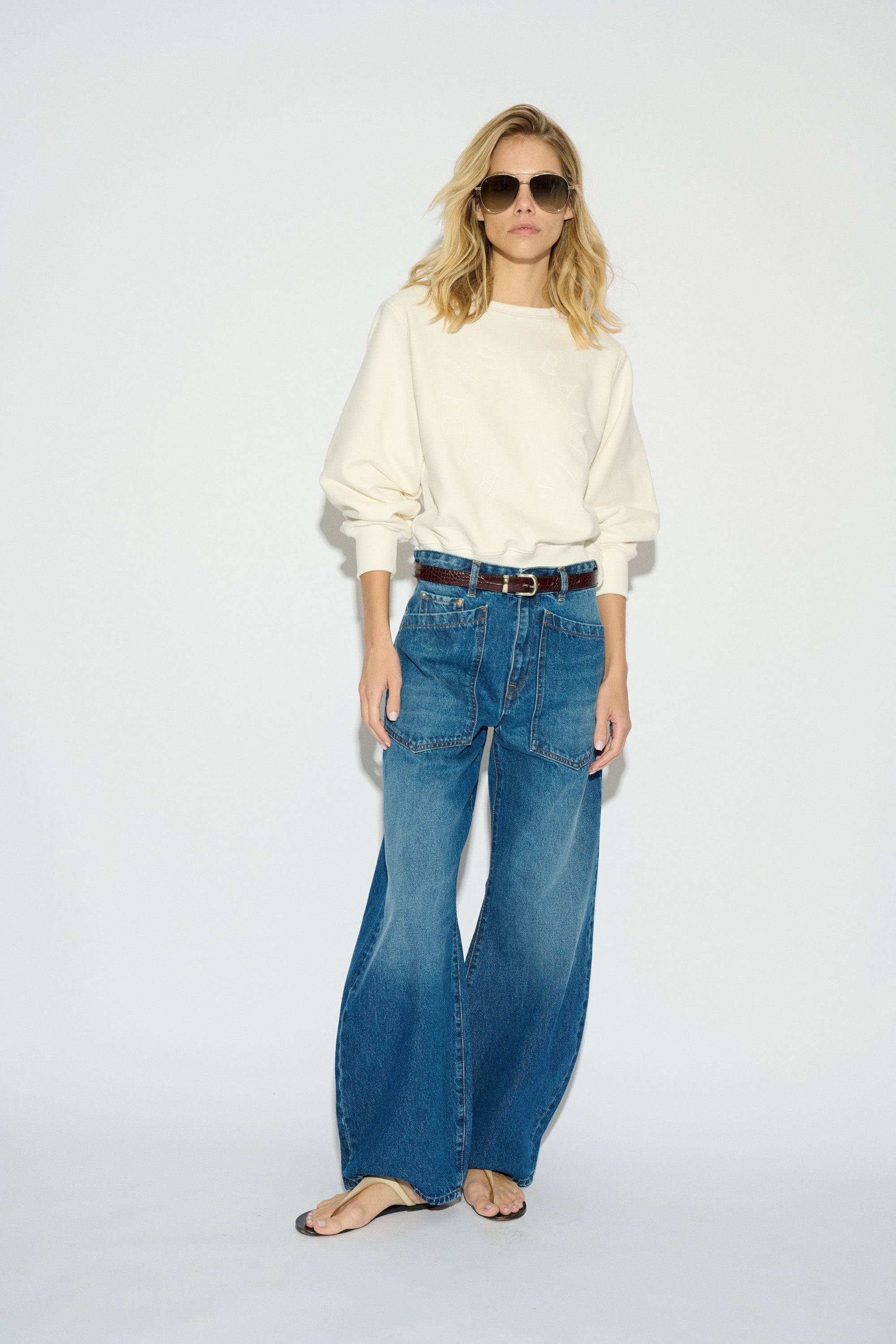 KENDRA BARREL MID-RISE BLUE JEANS