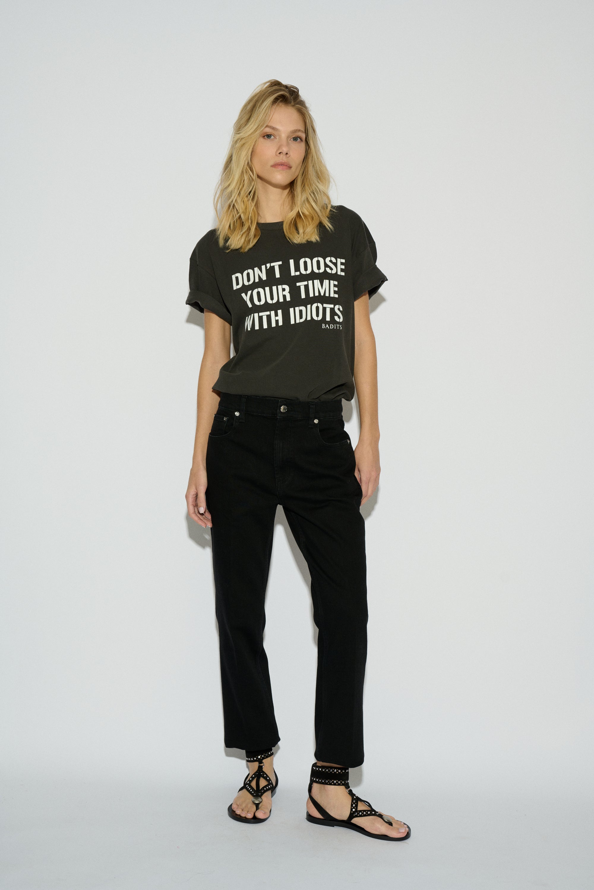 JEANS KIRA BOOTCUT TIRO MEDIO NEGRO