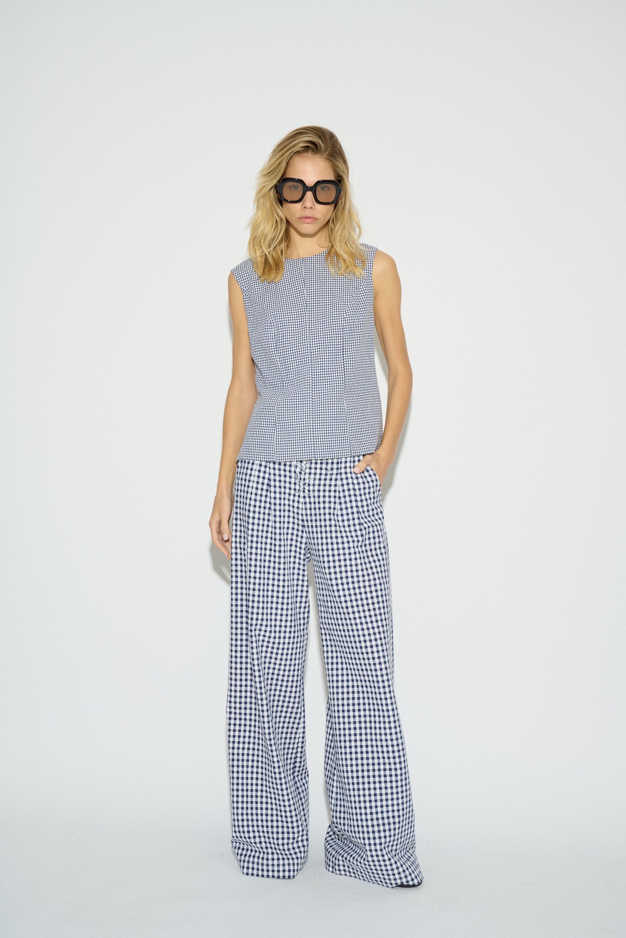 PLAID NAVY LOOK