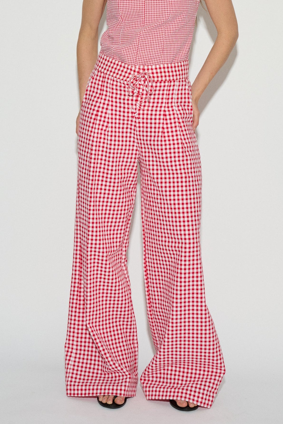 FLORA STRAIGHT PANTS WITH PLEATS, RED