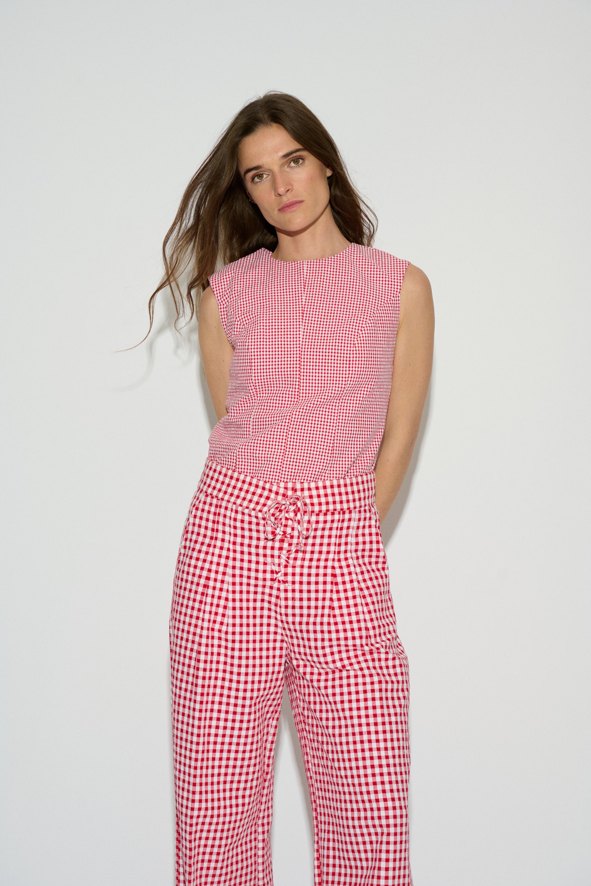 TOP LEANDRA CUELLO REDONDO ROJO