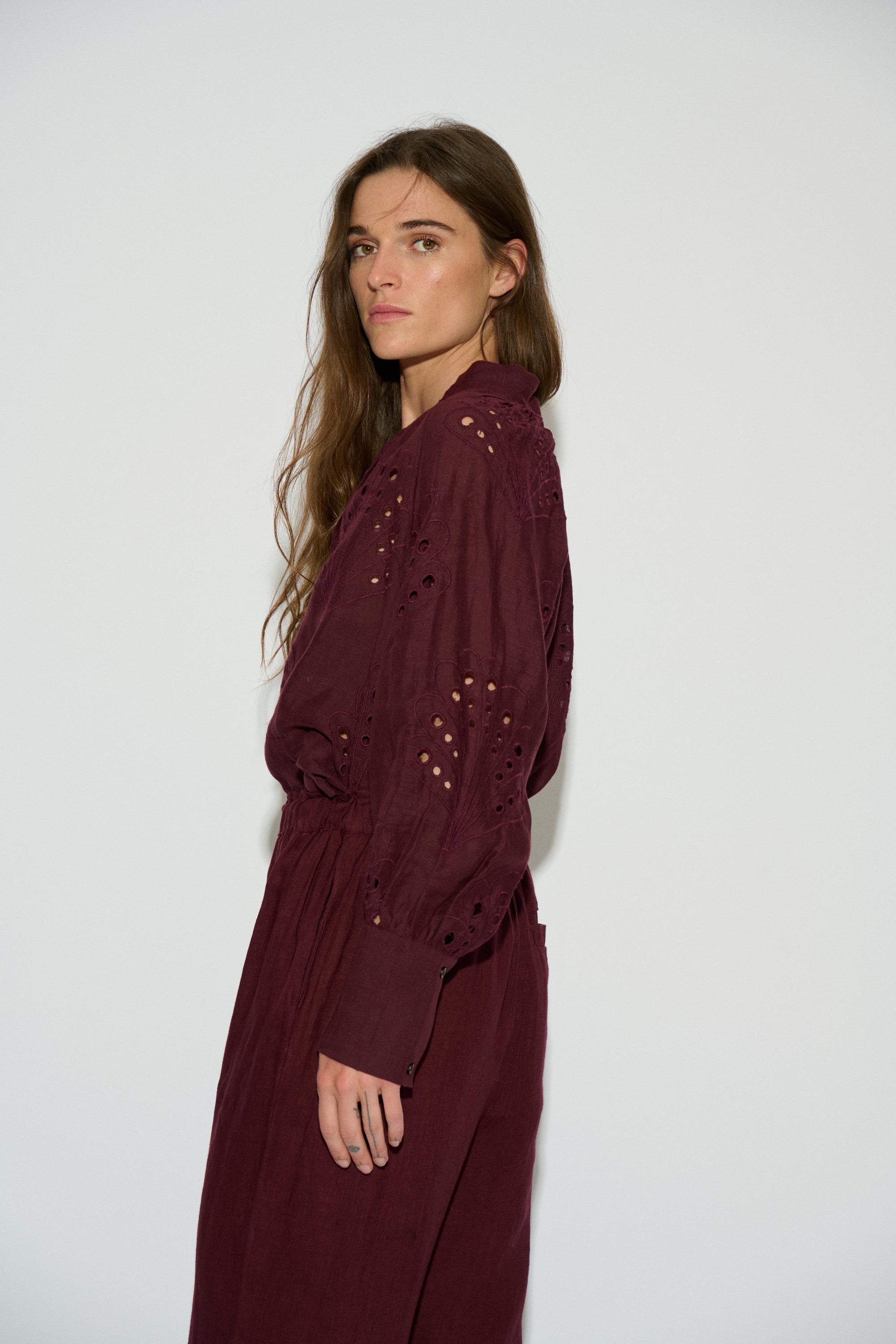 MILLIE BLOUSE SWISS EMBROIDERY BURGUNDY