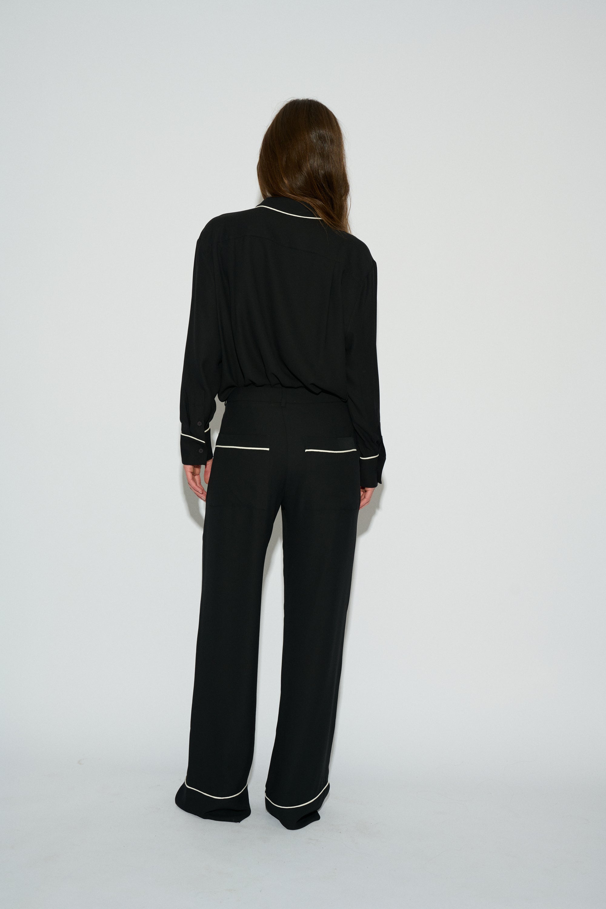 BLACK CREPE LOOK