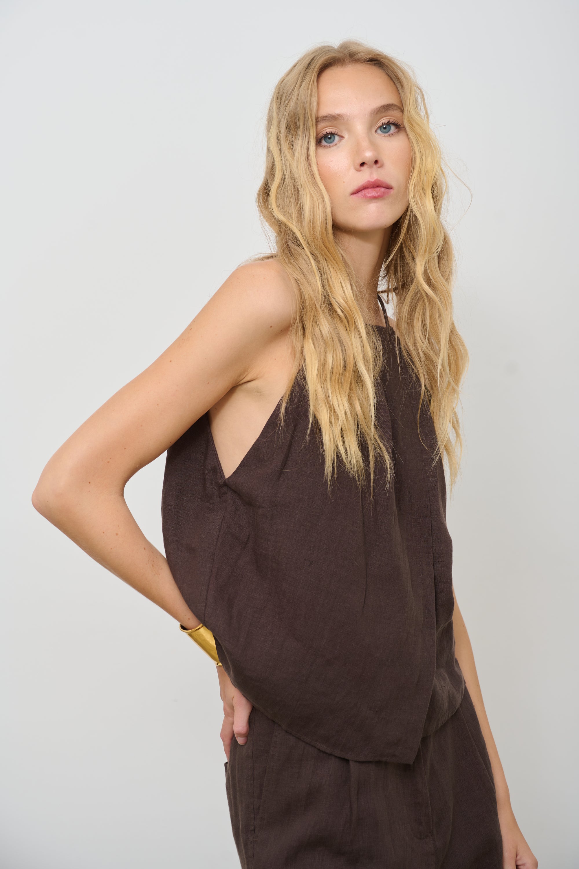 TOP ALLEGRA BROWN