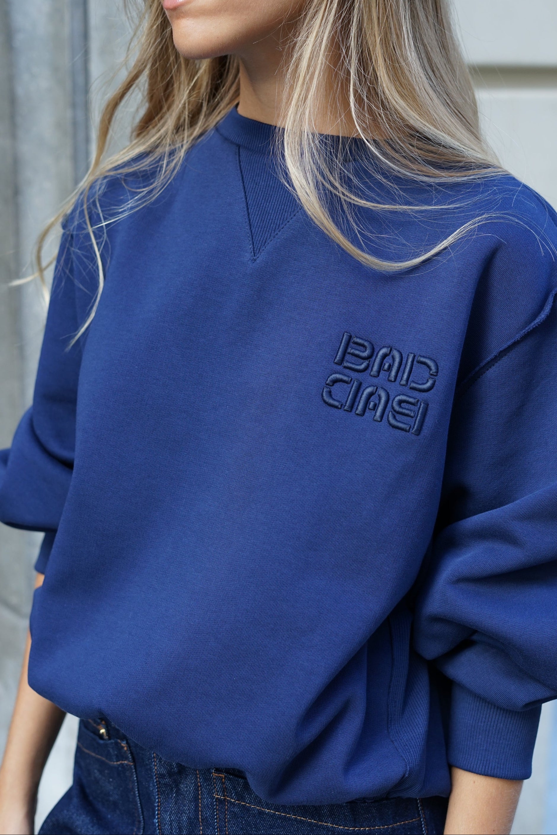 ELSA NAVY SWEATSHIRT