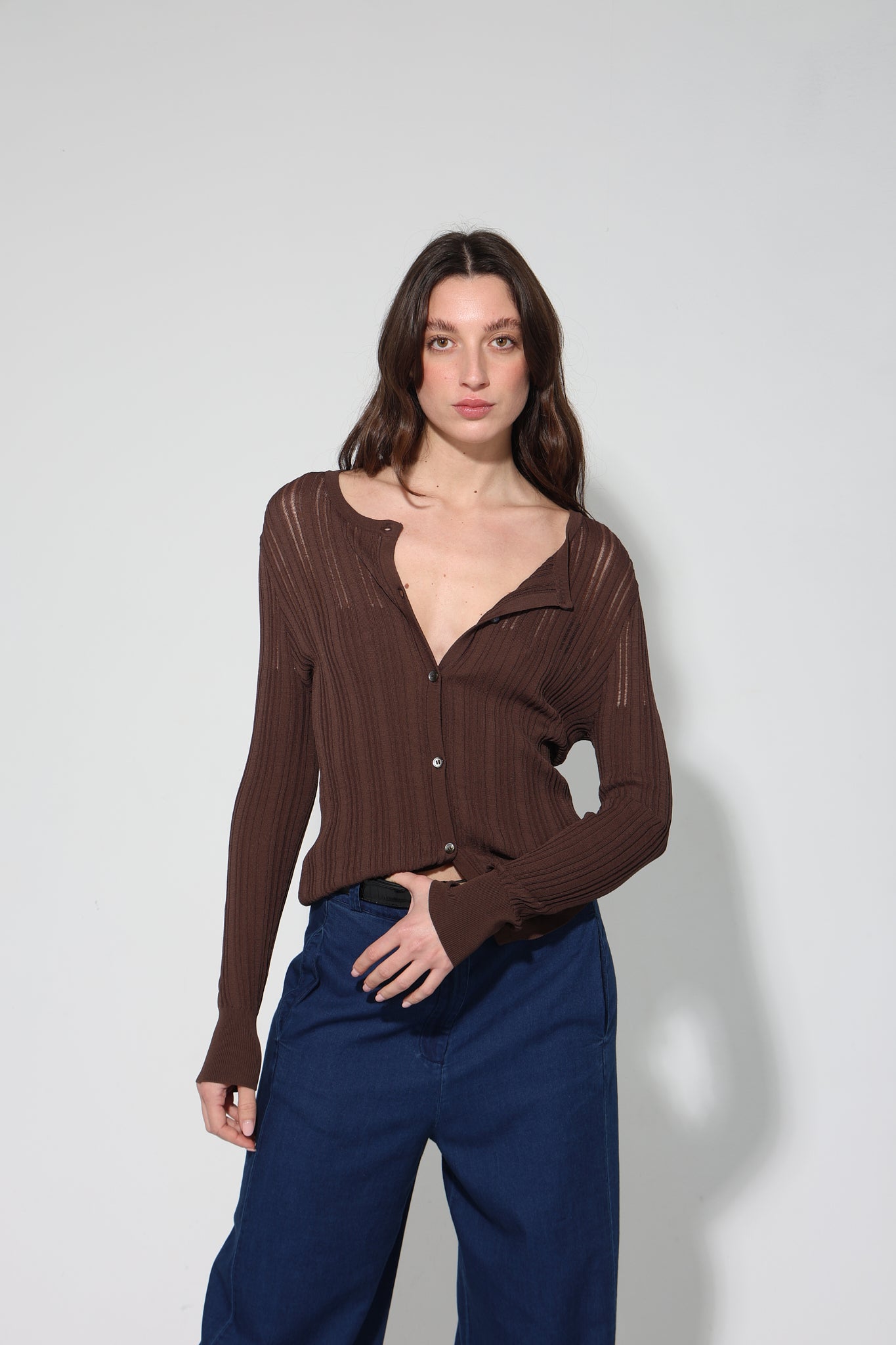 CARDIGAN BEL CUELLO REDONDO MARRÓN