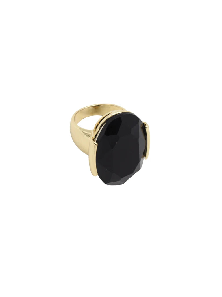 Pou ring black