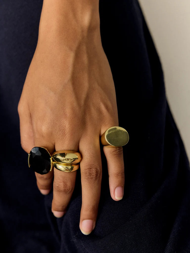 Signet pinky finger ring gold