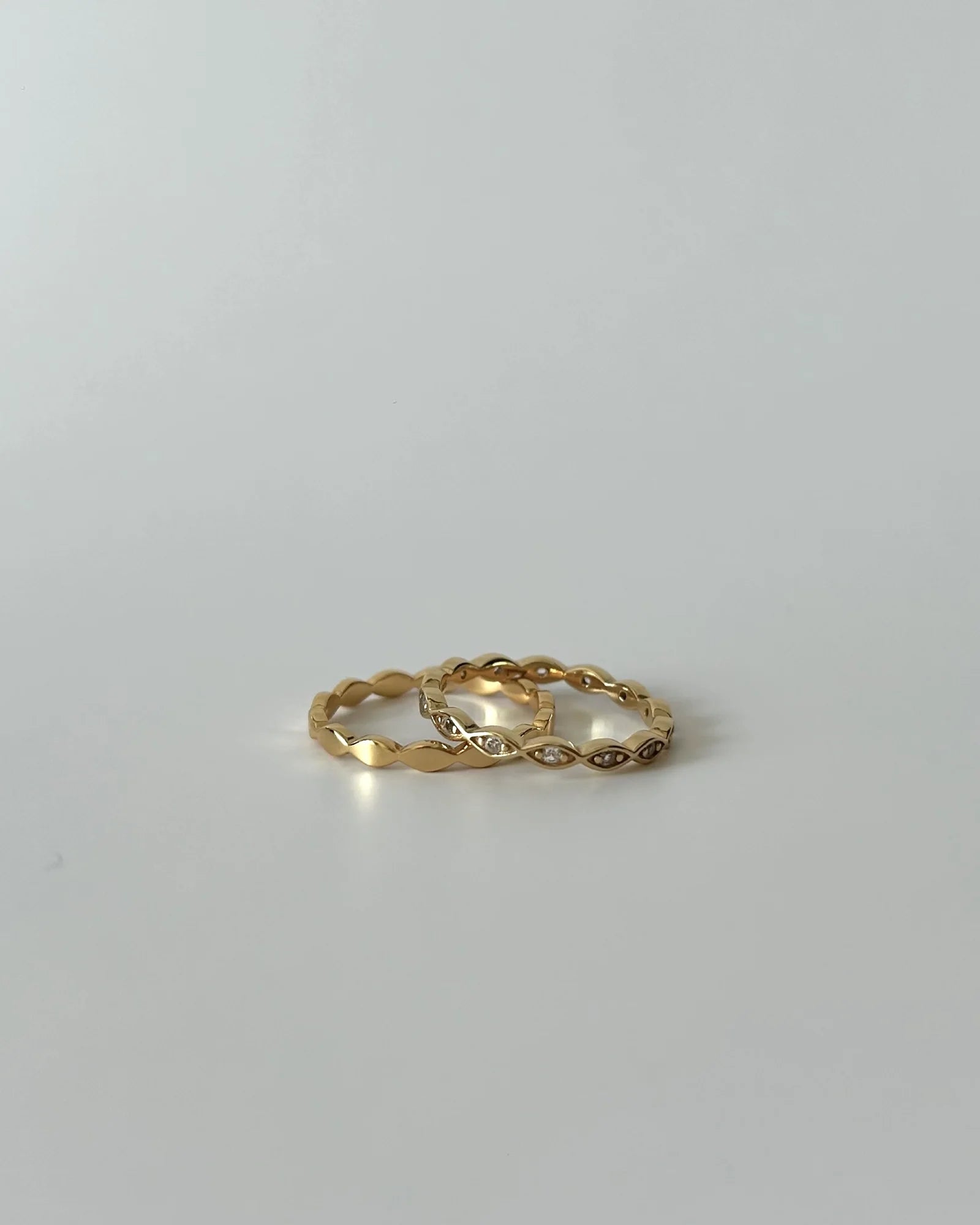 Anillo de oro con topacio marquesa