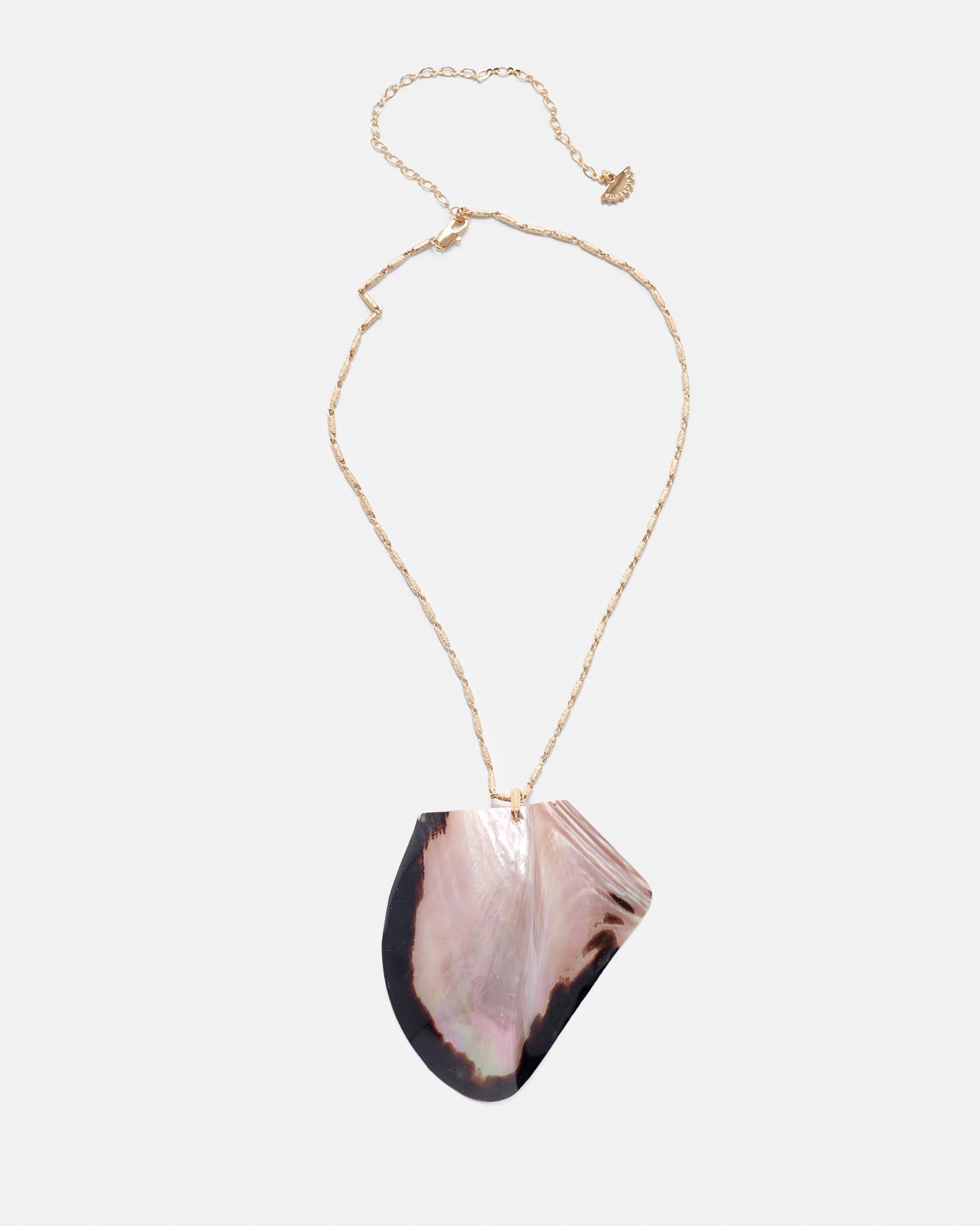 PINK MANILA NECKLACE (MOTHER-OF-PEARL)