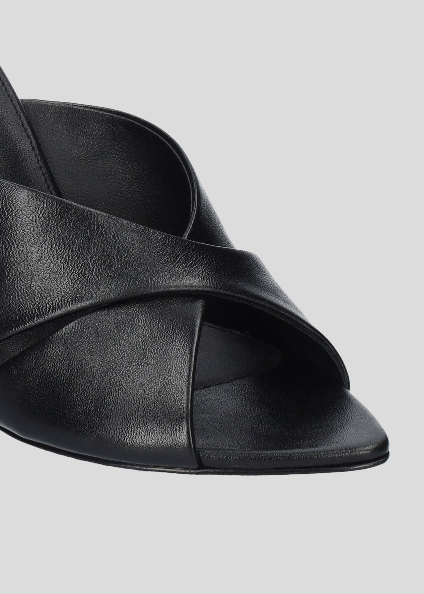 MULE TACÓN ELENA NEGRO