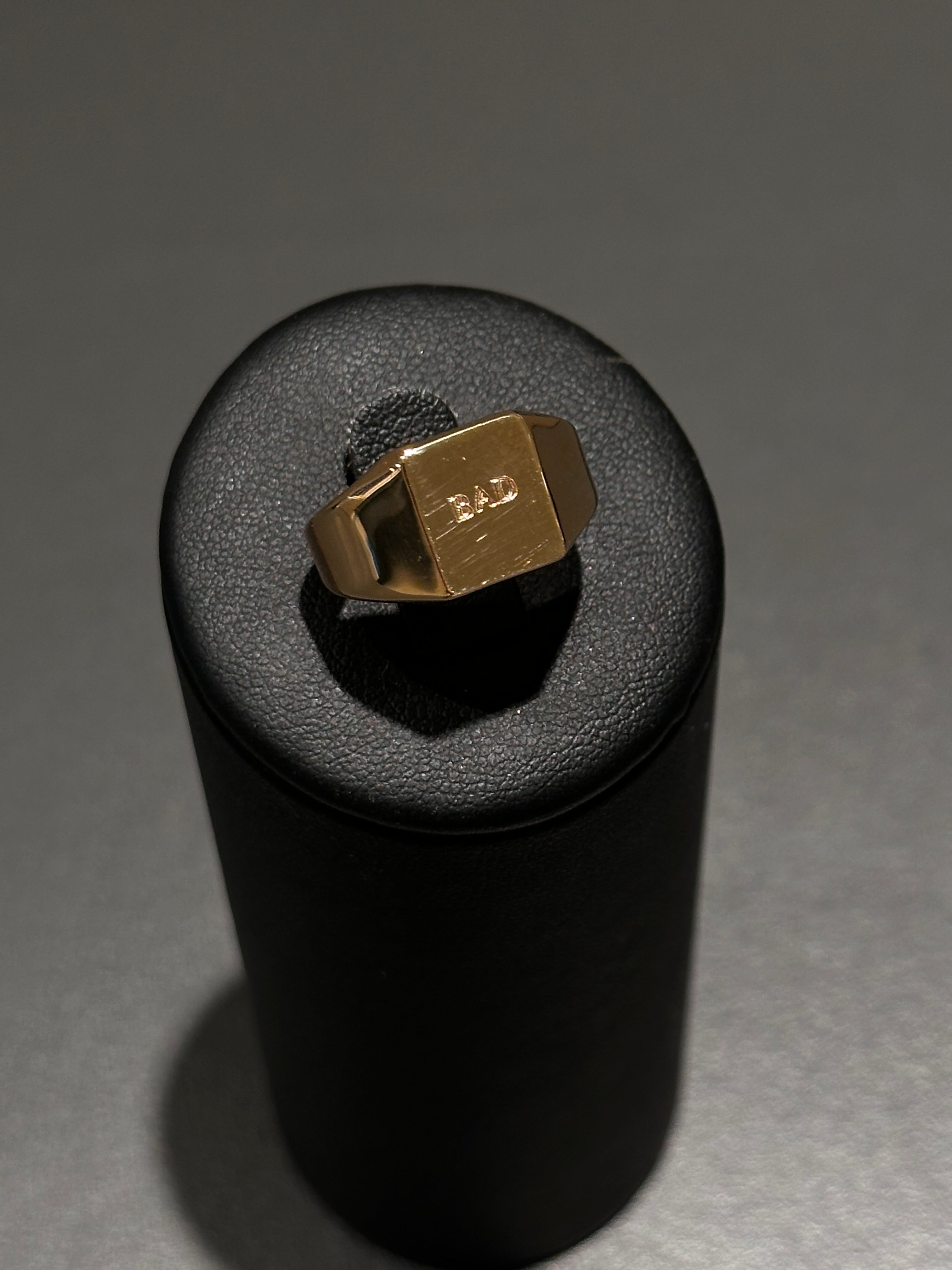 ANILLO QUEEN BAD ORO