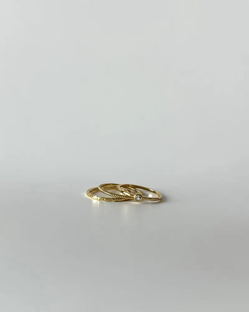 Mini gemstone ring gold