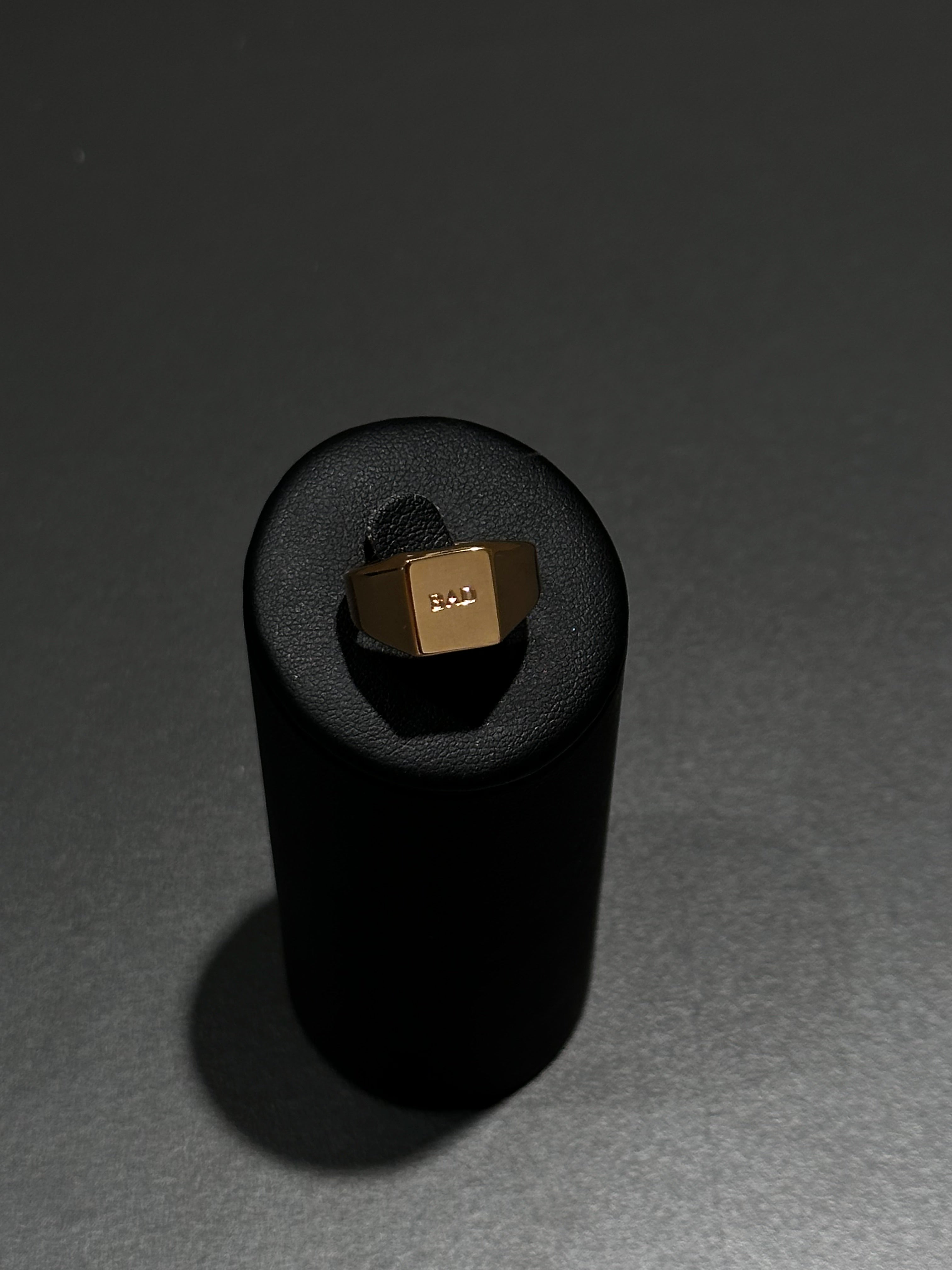 ANILLO QUEEN BAD ORO