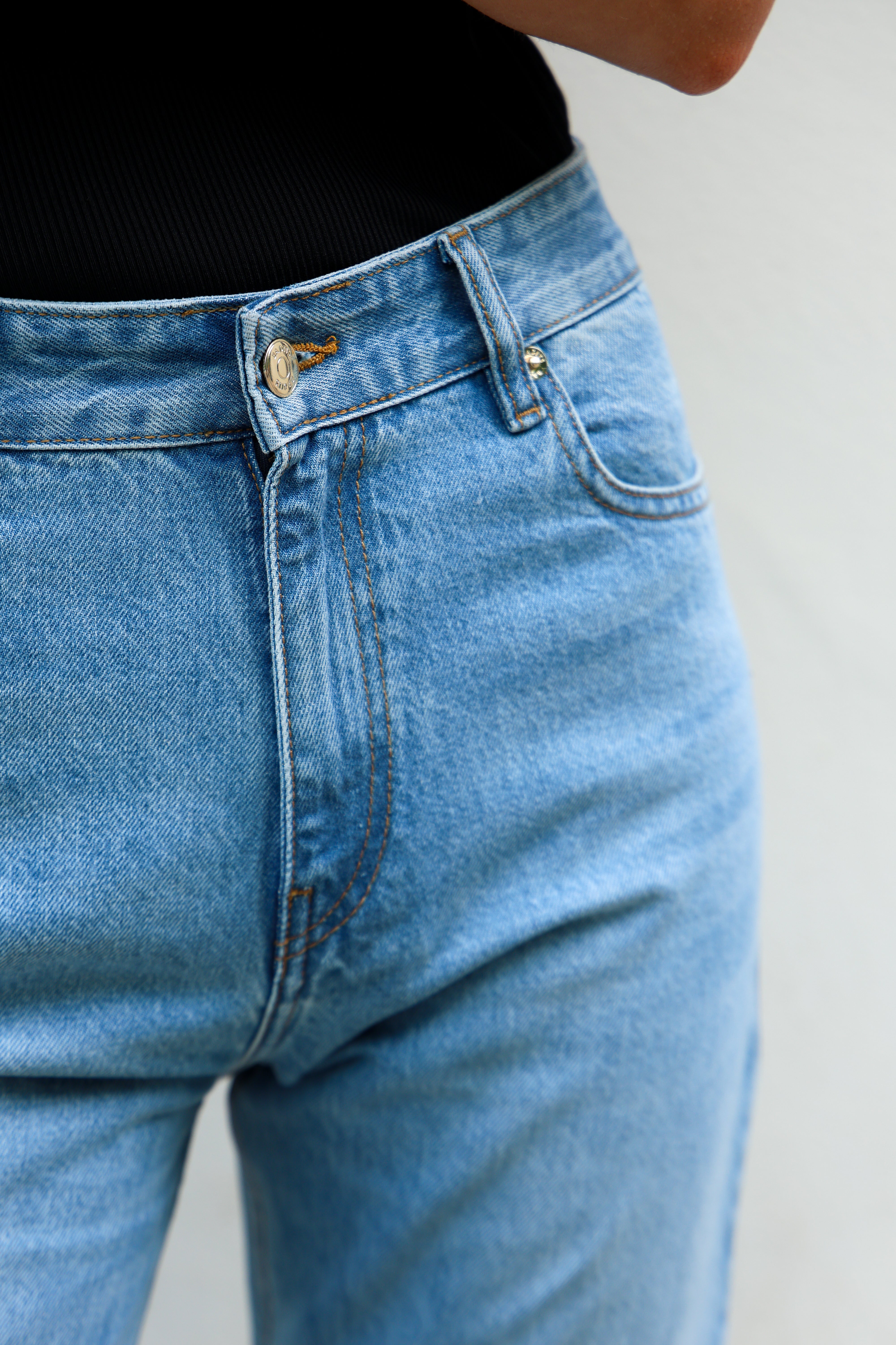 JEANS GLORIA TIRO MEDIO RECTO AZUL CLARO