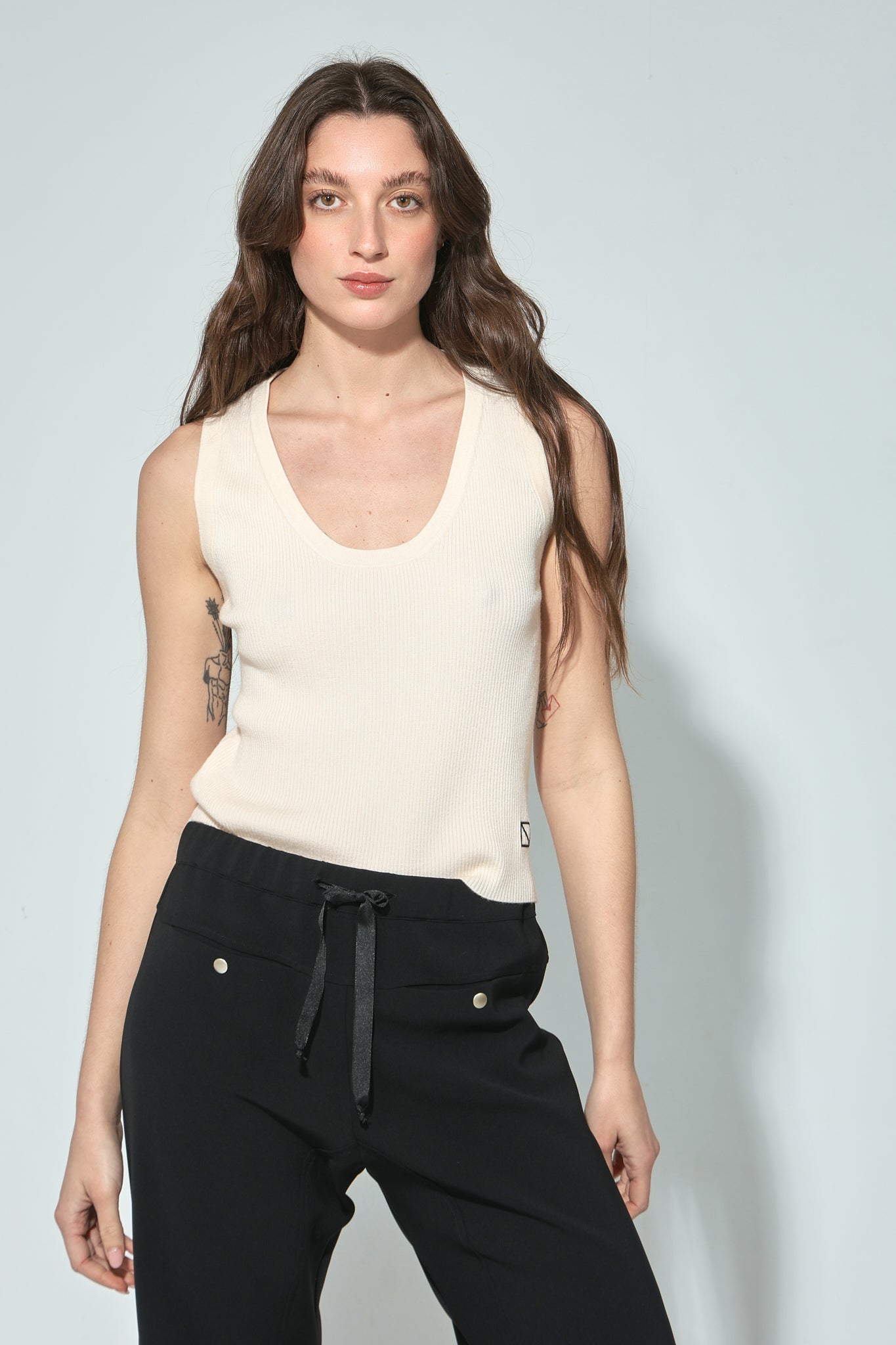 TOP GABRIELA CUELLO REDONDO LANA ECRU