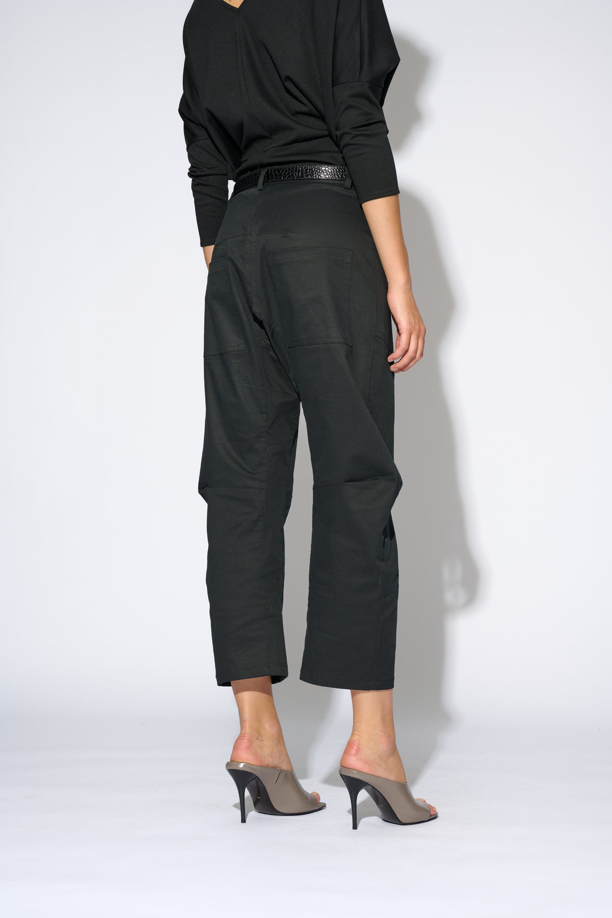 PANTALÓN BRUNA BARREL NEGRO