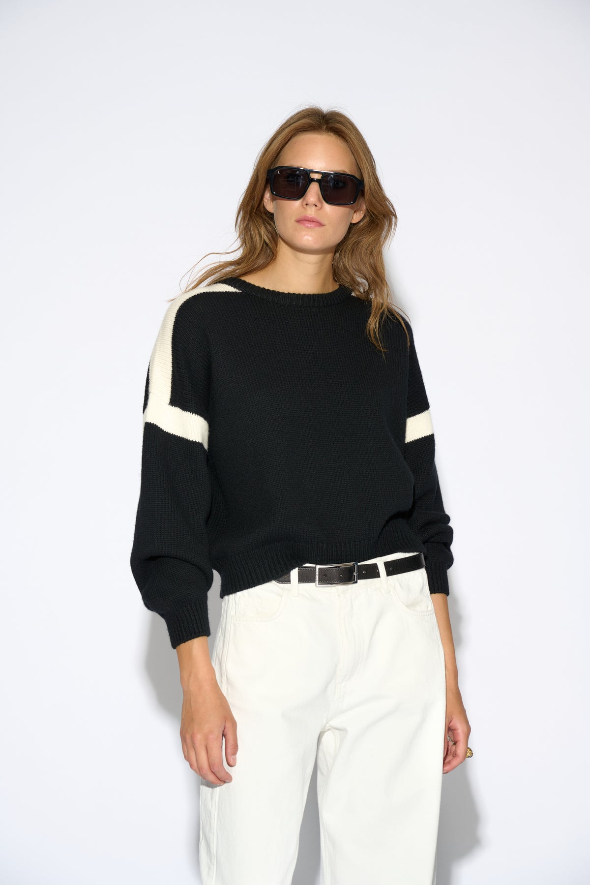 ROSY BLACK CASHMERE AND WOOL SWEATER