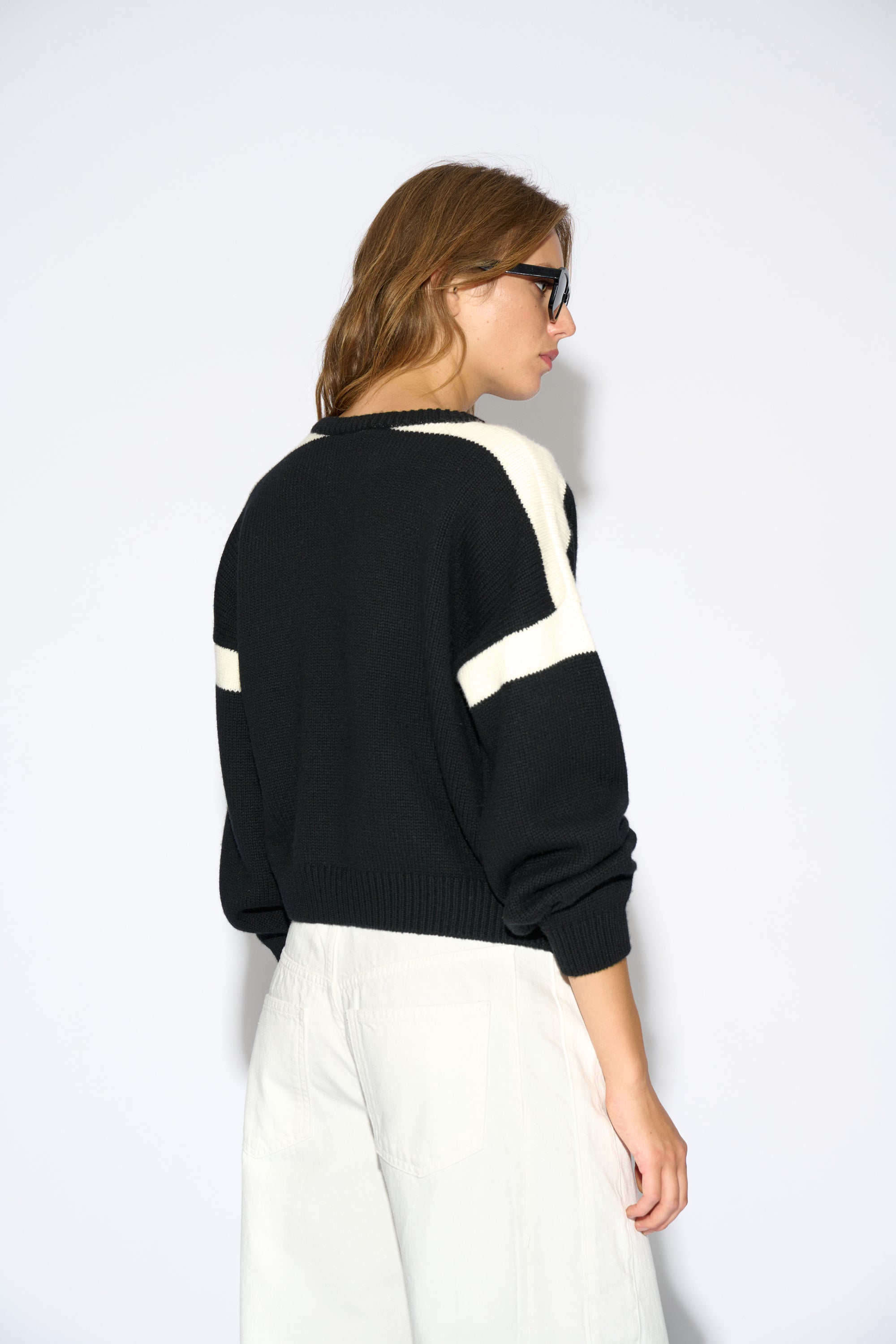 ROSY BLACK CASHMERE AND WOOL SWEATER