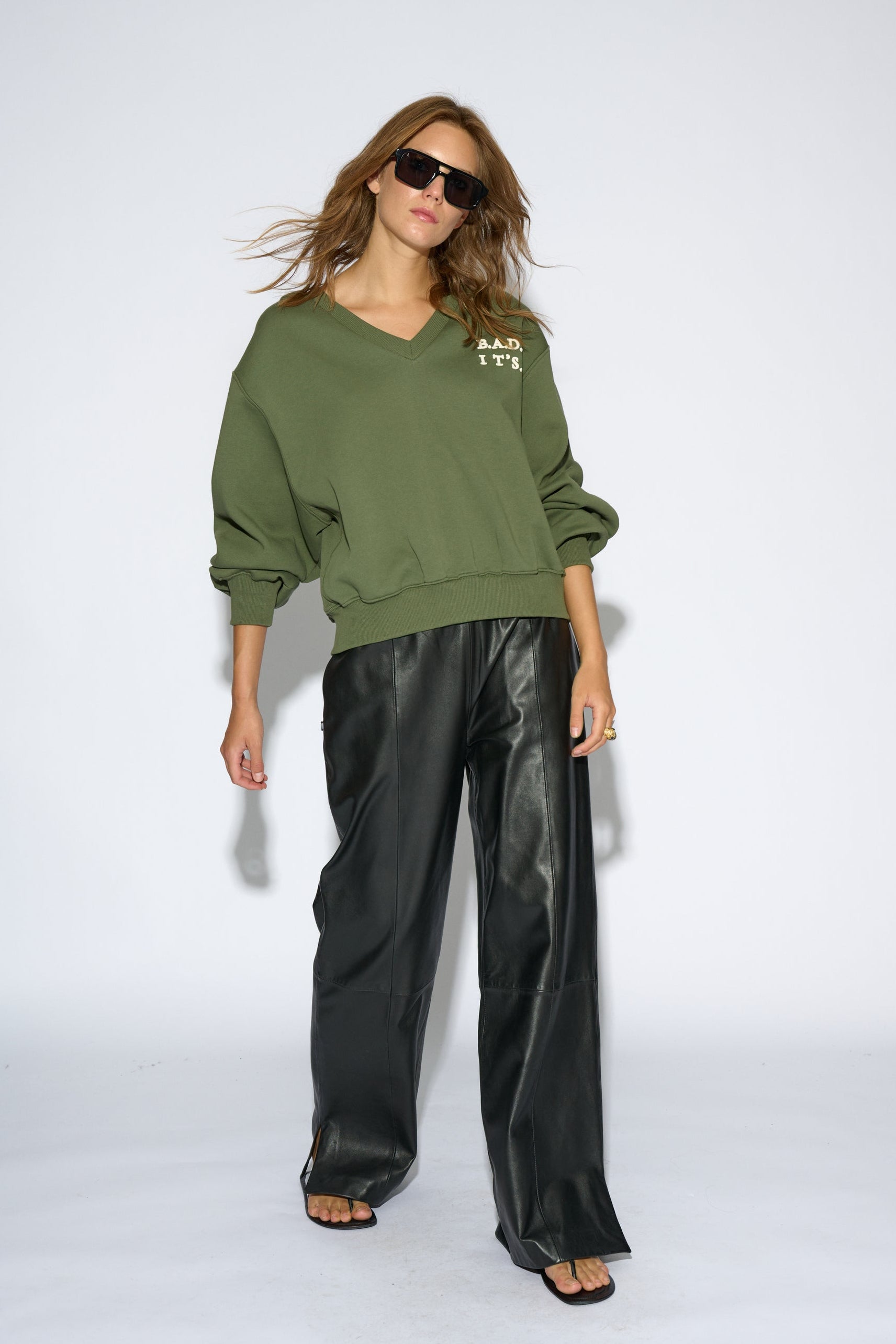 SIENNA GREEN PEAK SWEATSHIRT