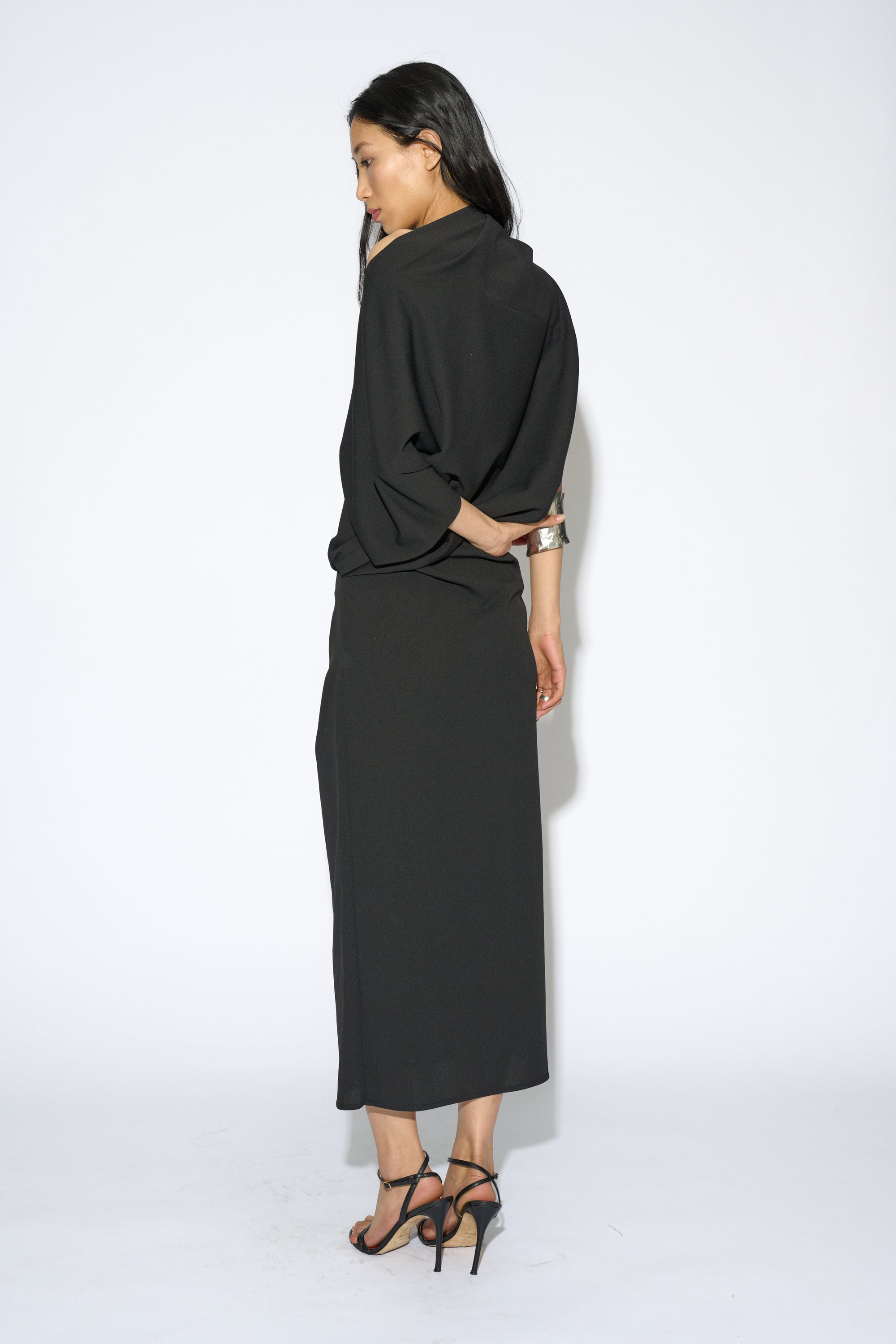 VESTIDO GRETA ASIMÉTRICO NEGRO