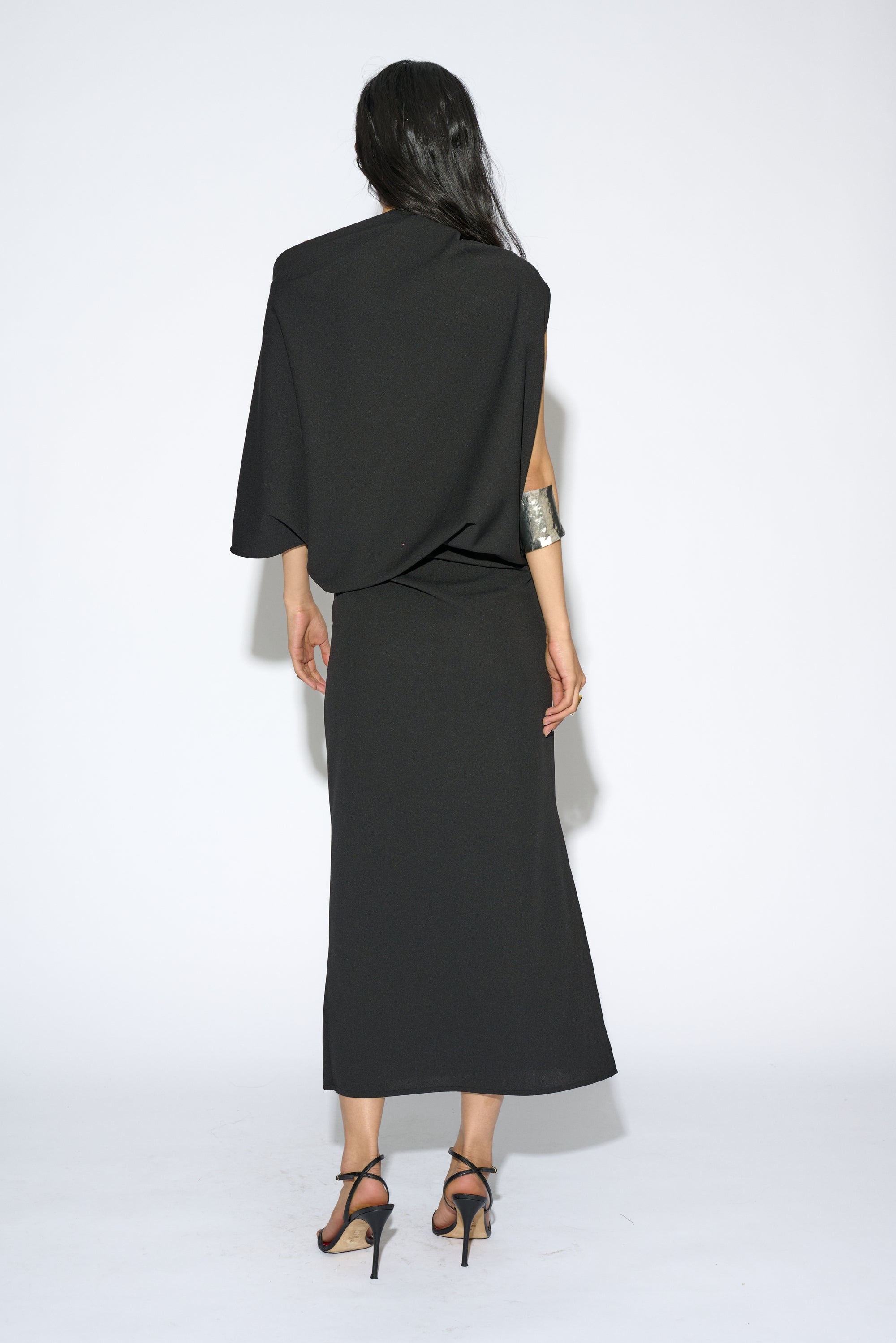 VESTIDO GRETA ASIMÉTRICO NEGRO