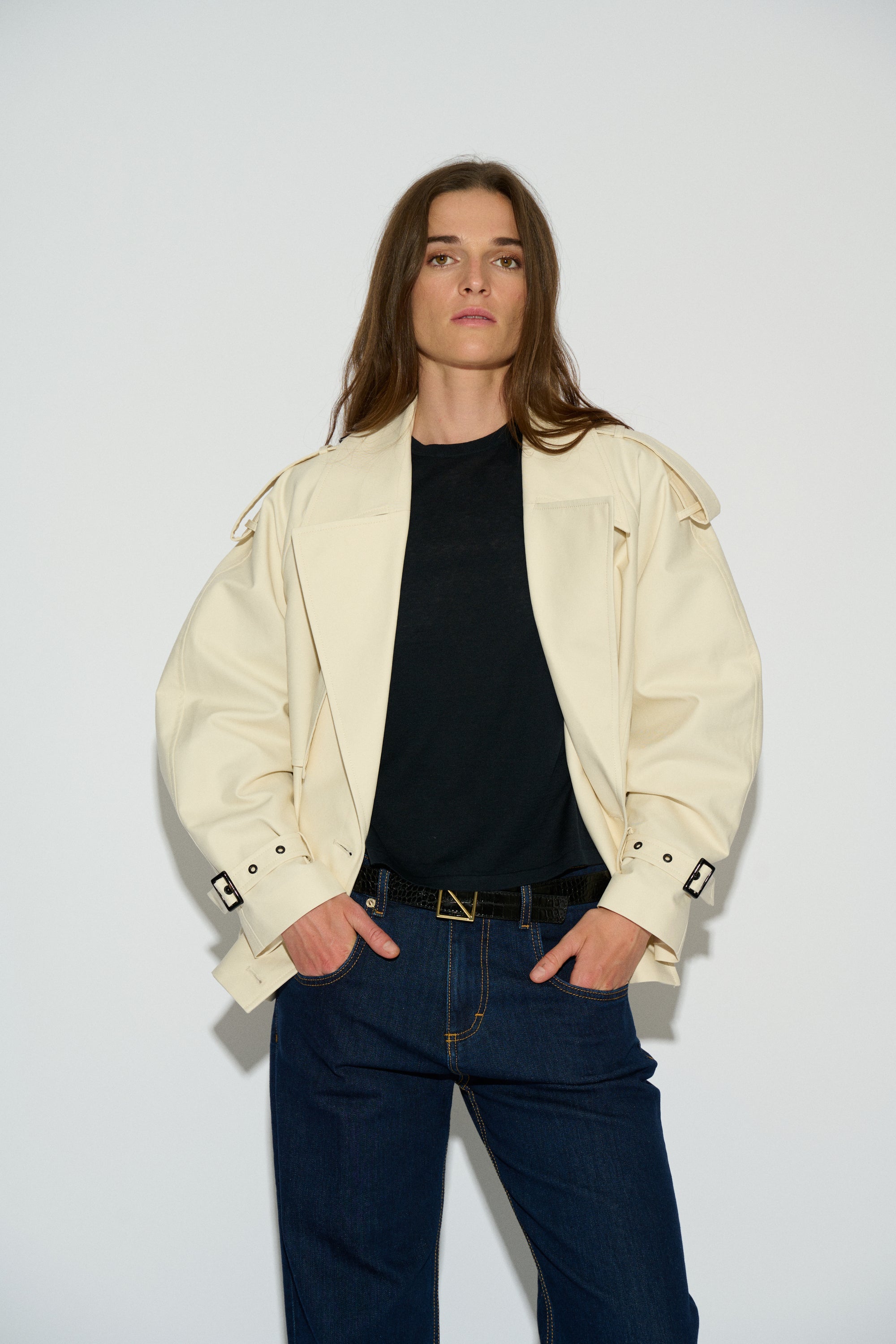 GABARDINA ELLIE CORTA CUELLO SOLAPA BEIGE