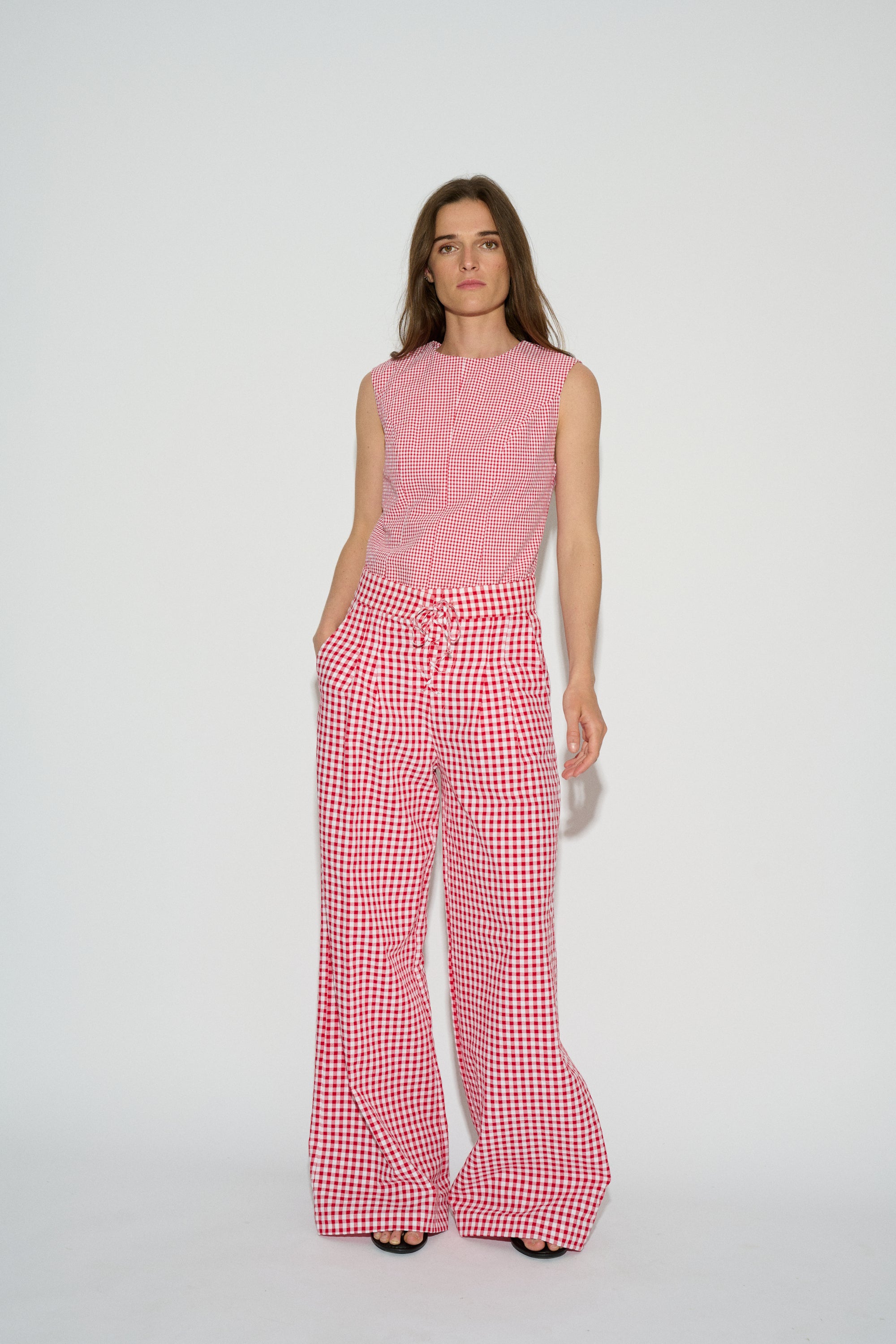 PANTALÓN FLORA RECTO PINZAS ROJO