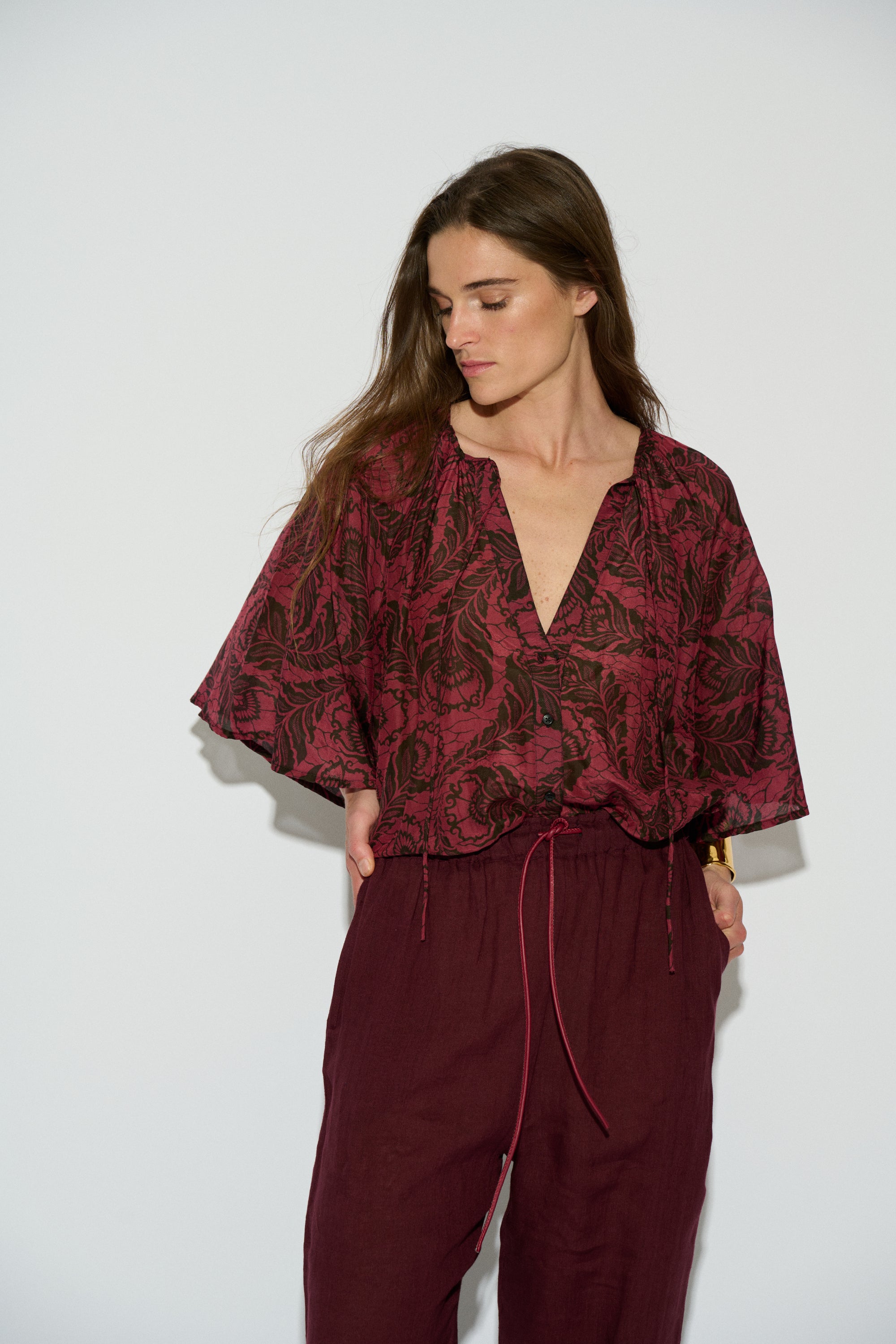 BLUSA CASILDA OVERSIZE PRINT BURDEOS