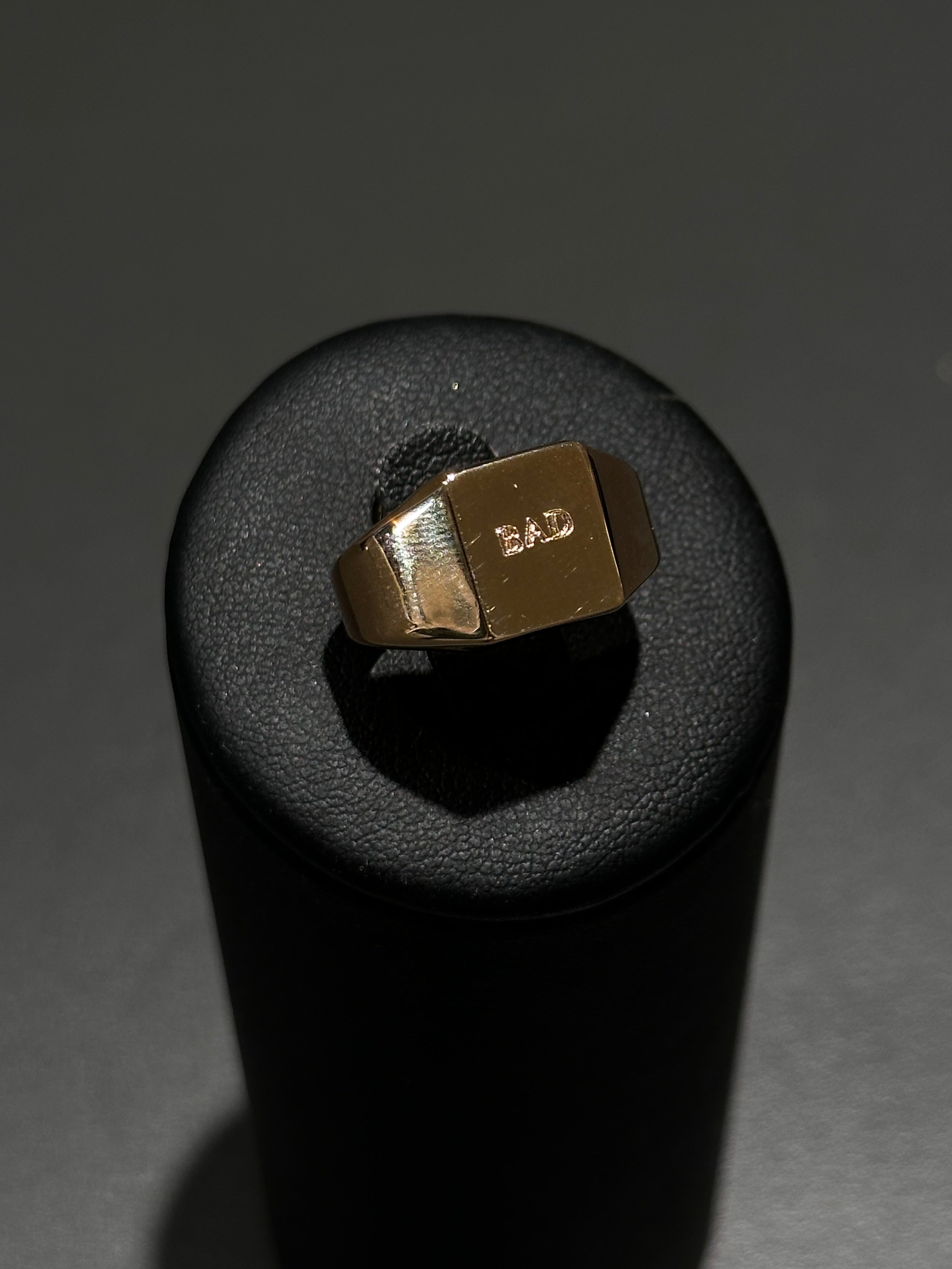 ANILLO QUEEN BAD ORO