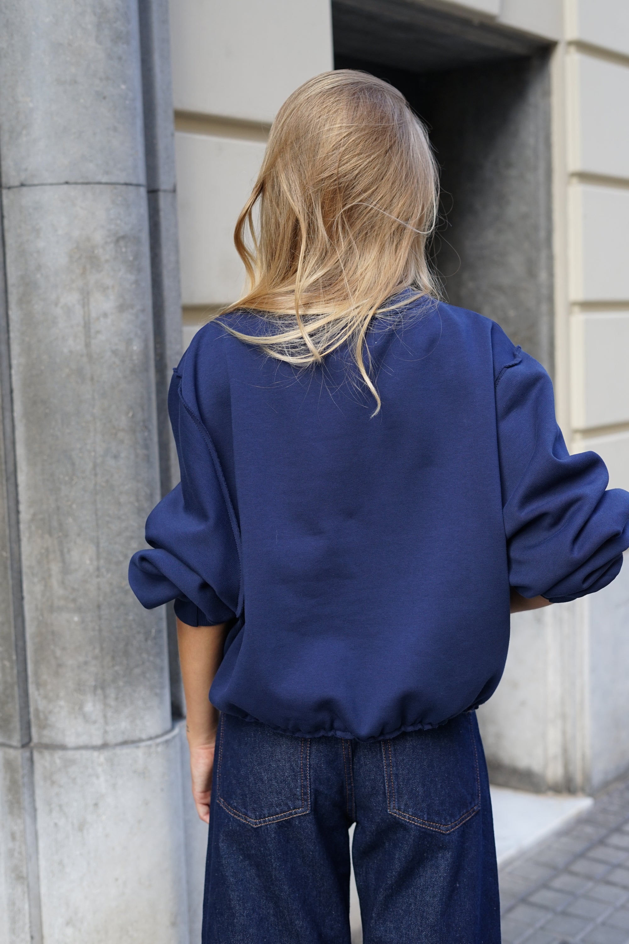 ELSA NAVY SWEATSHIRT