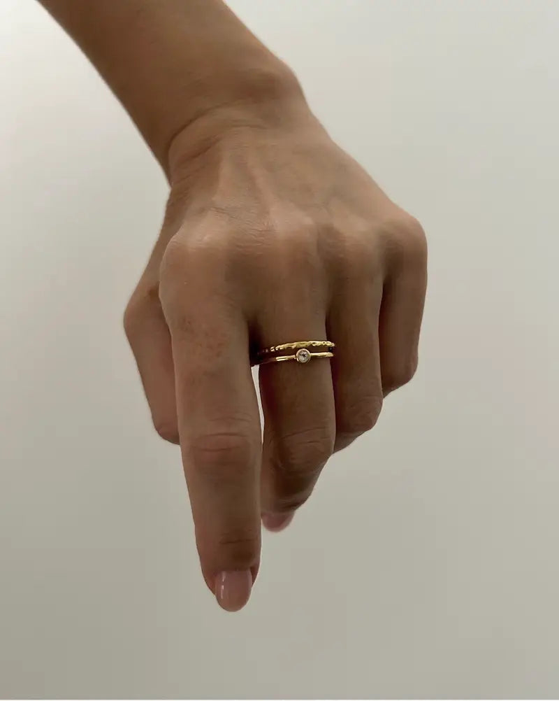 Mini gemstone ring gold
